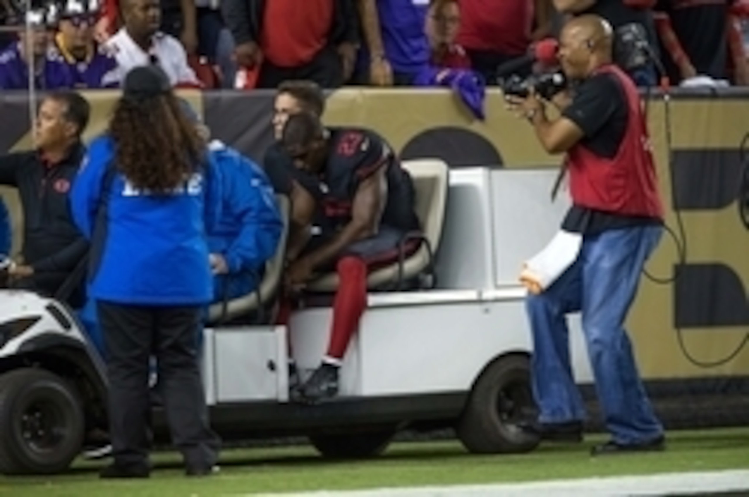 Running back Reggie Bush saw only a brief stint in Week 1 before coming out with a first-quarter injury.