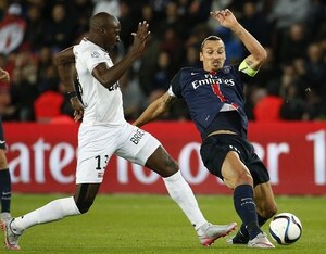Sankhare tackles Ibrahimovic.