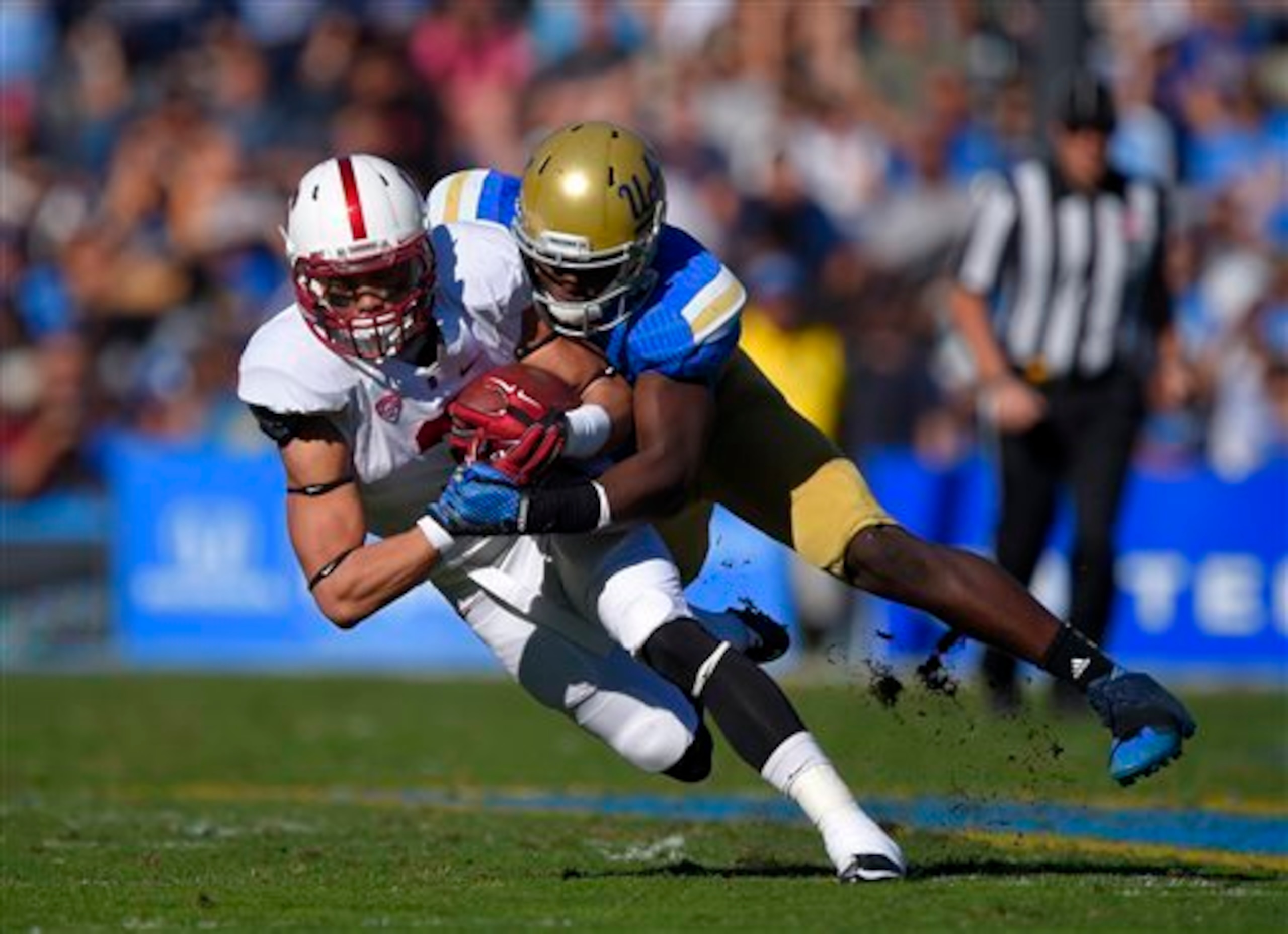 UCLA LB Myles Jack (right)