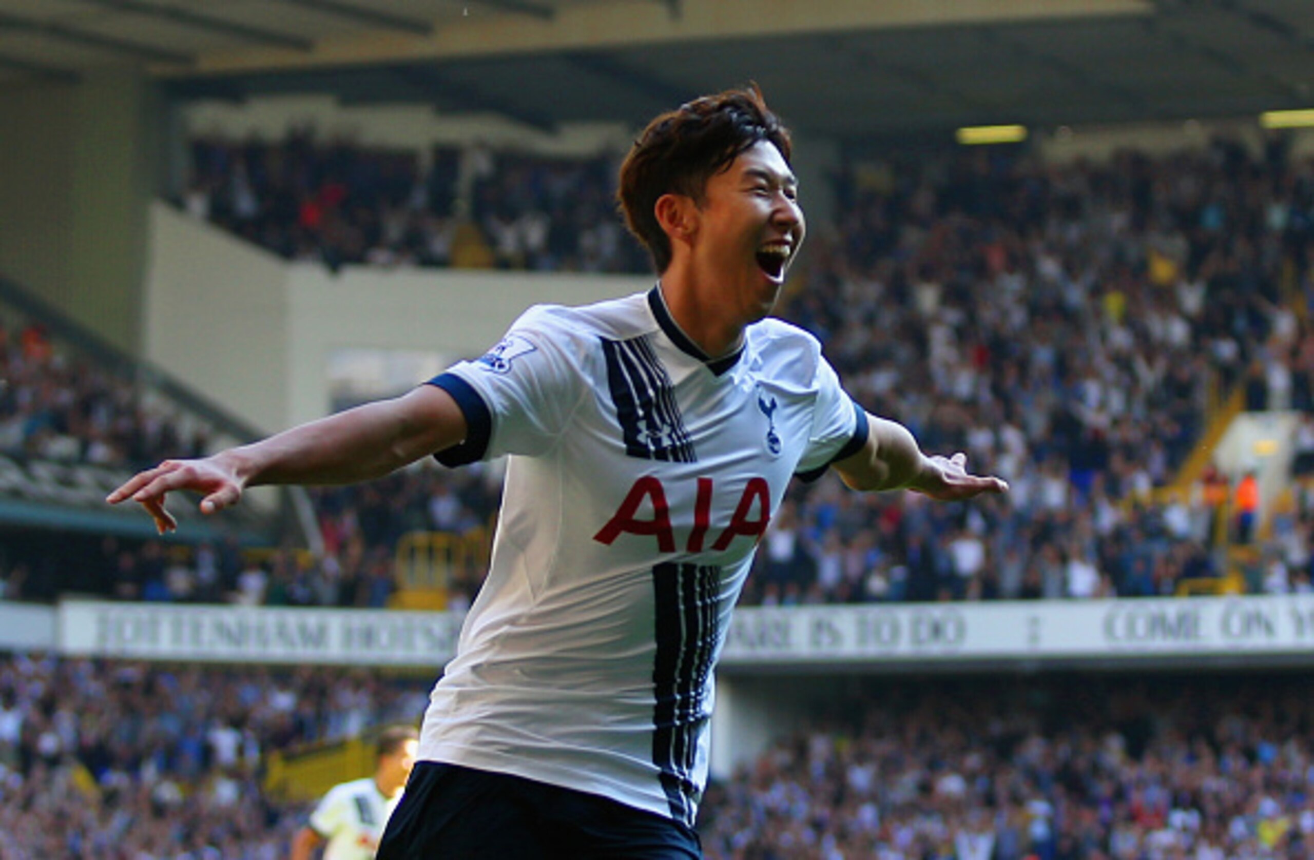 LONDON, ENGLAND - SEPTEMBER 20:  Son Heung-Min of Tottenham Hotspur celebrates scoring the opening goal during the Barclays Premier League match between Tottenham Hotspur and Crystal Palace at White Hart Lane on September 20, 2015 in London, United Kingdo