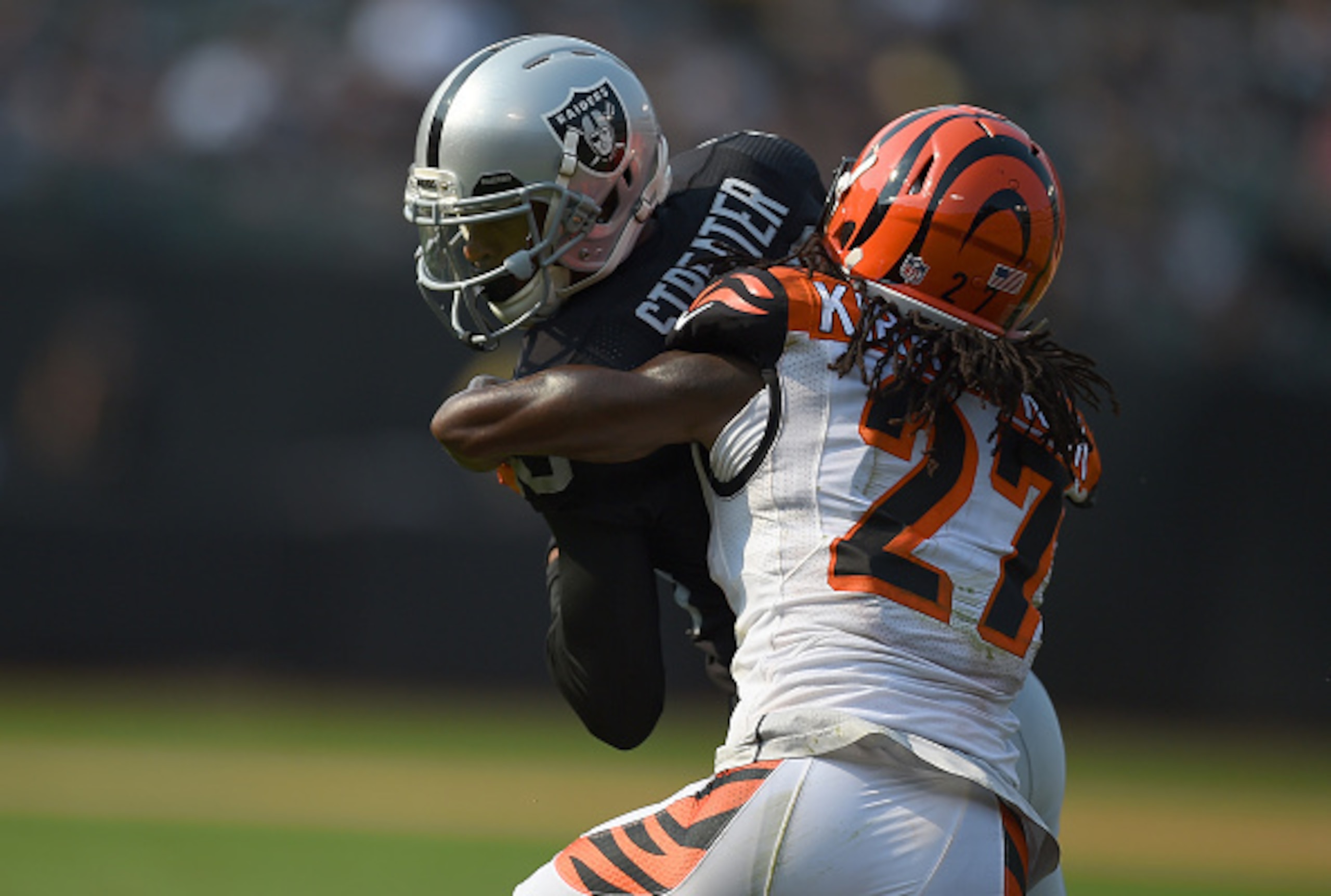 Wide receiver Rod Streater making a catch in Week 1