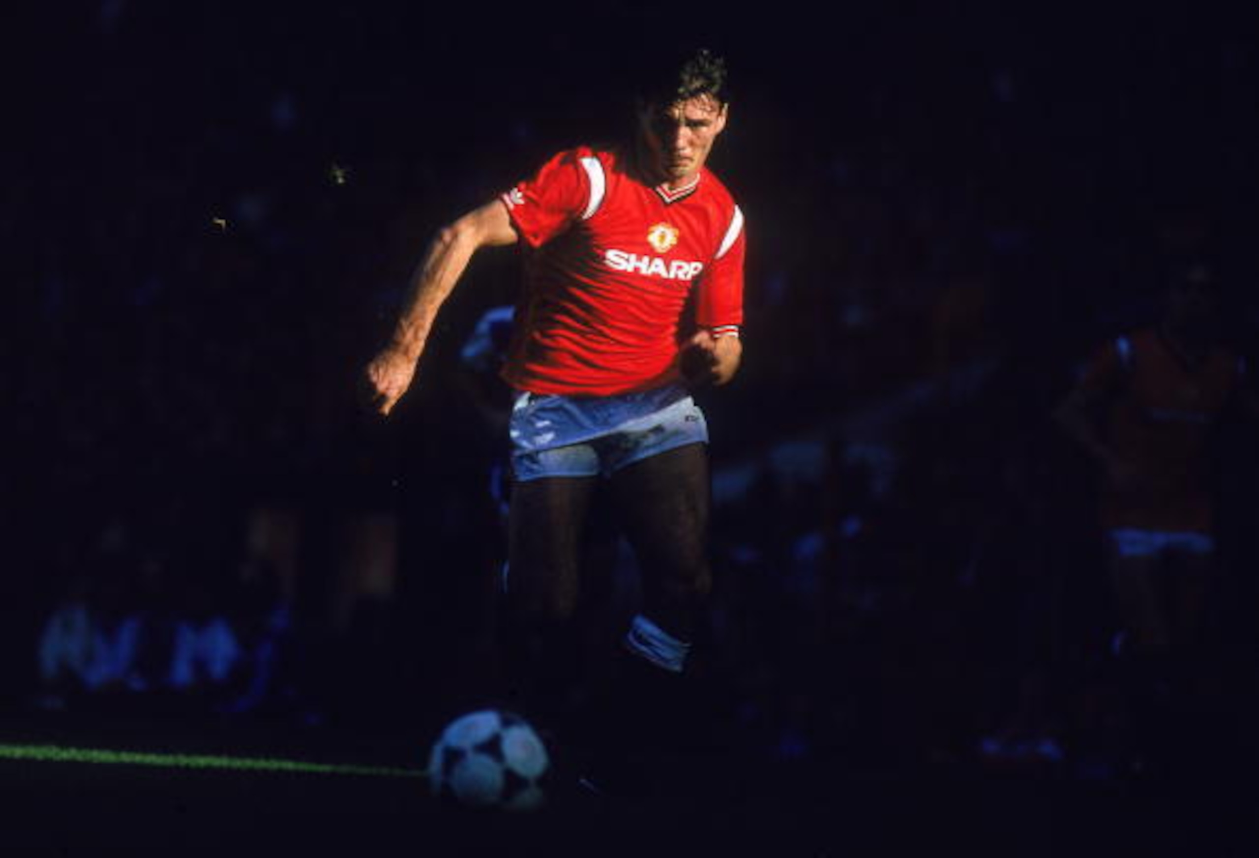 Frank Stapleton playing for United in 1985