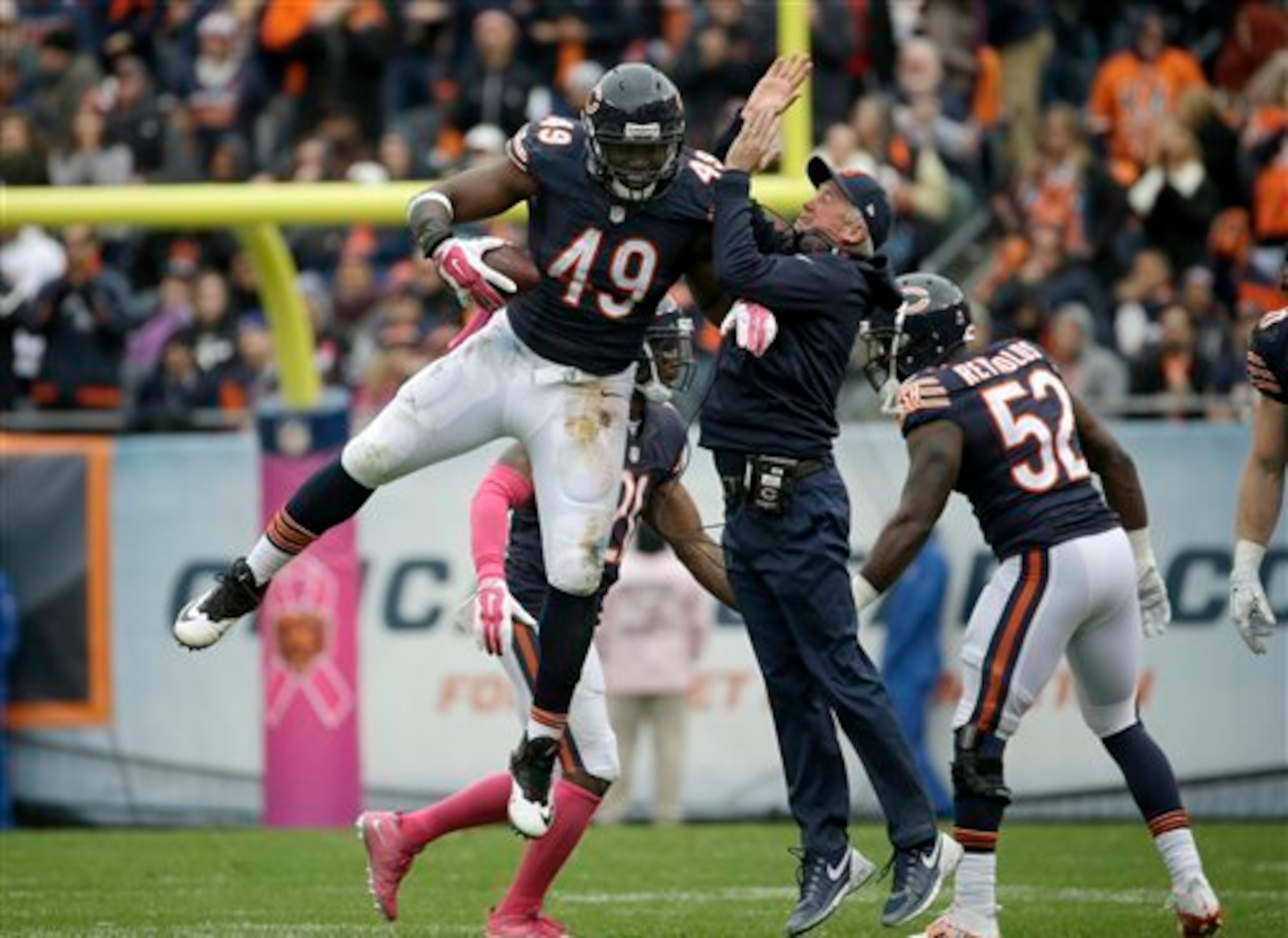 Sam Acho recovered a fumble in Chicago's 22-20 victory over Oakland.