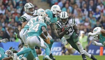 Chris Ivory fights for extra yards