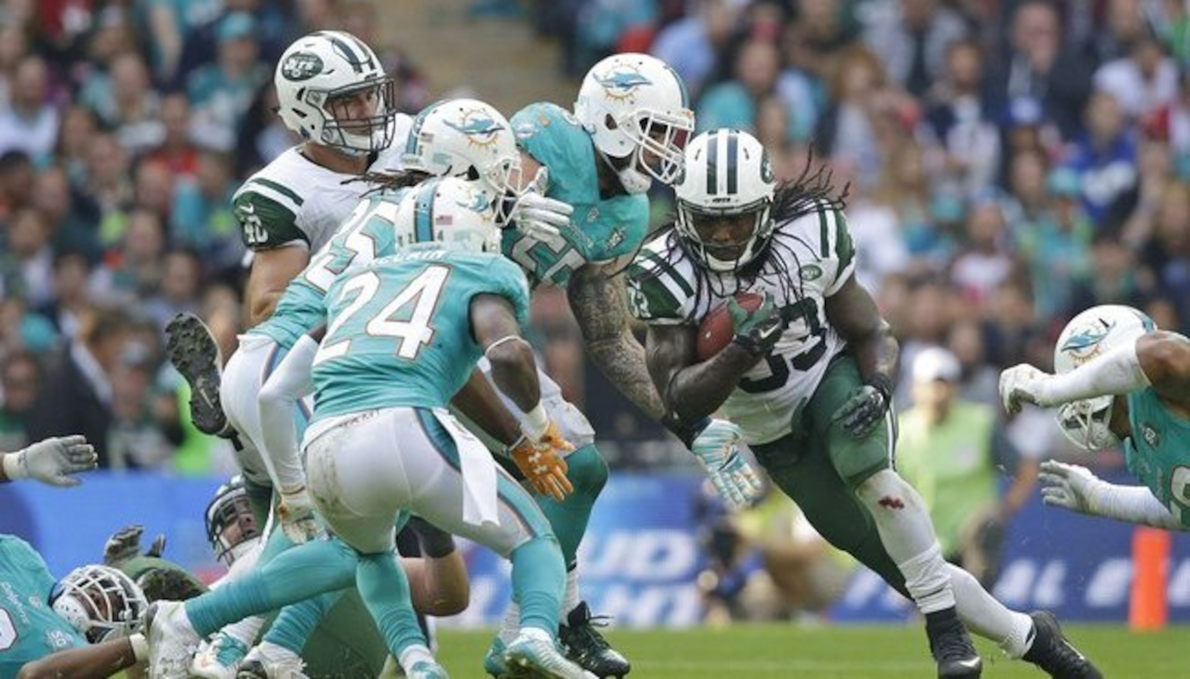 Chris Ivory fights for extra yards