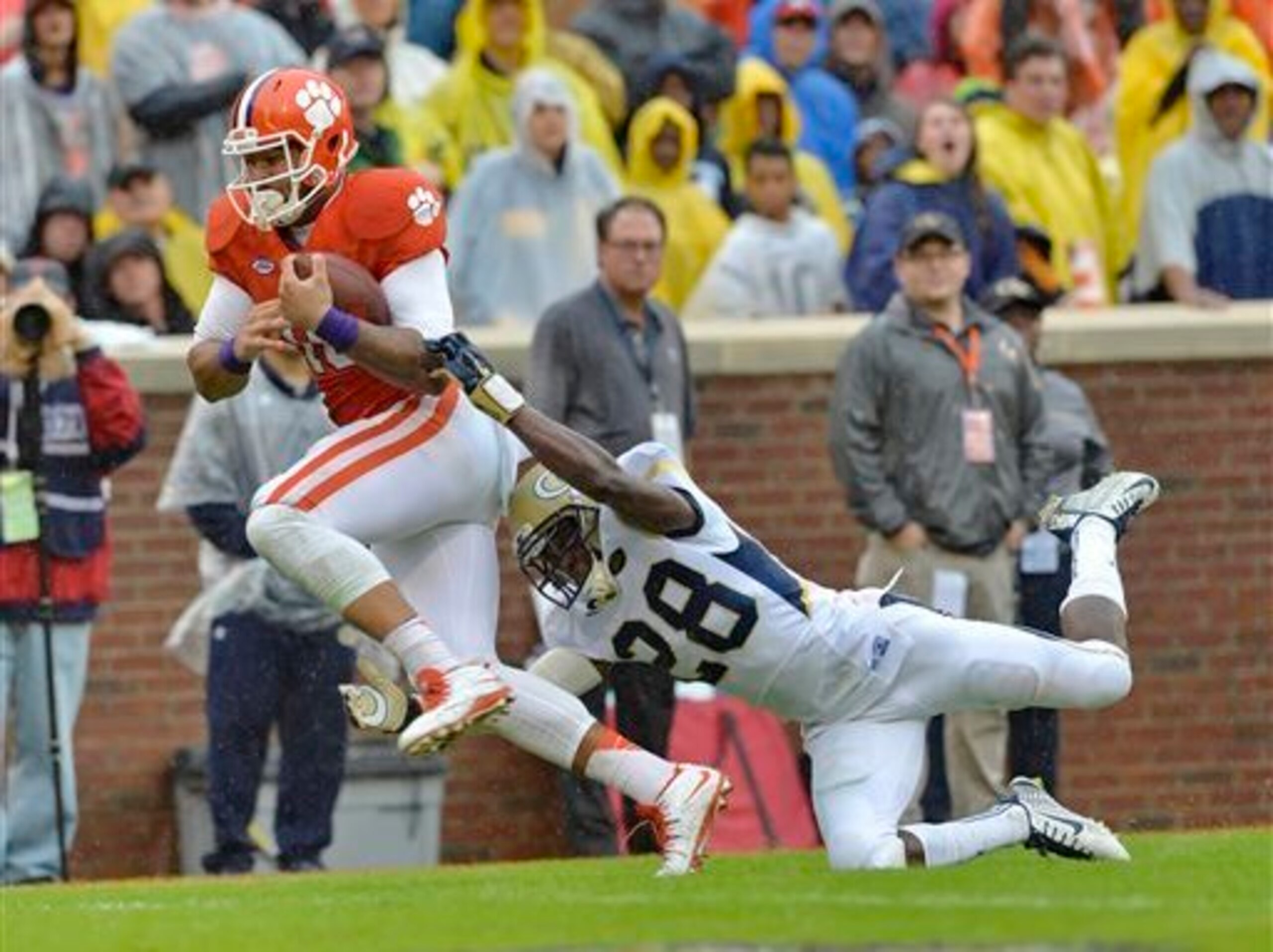 Clemson TE Jordan Leggett