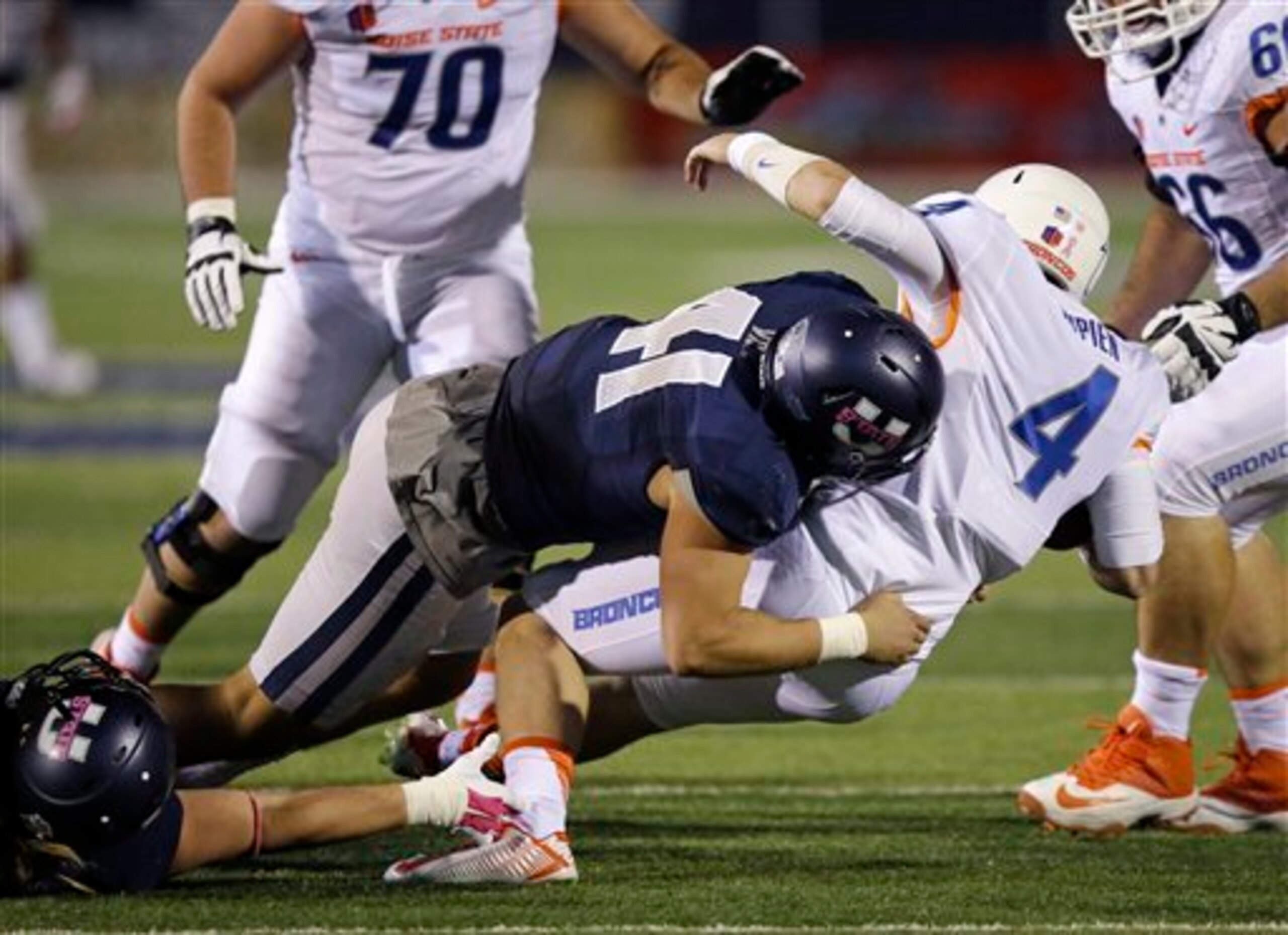 Utah State LB Nick Vigil