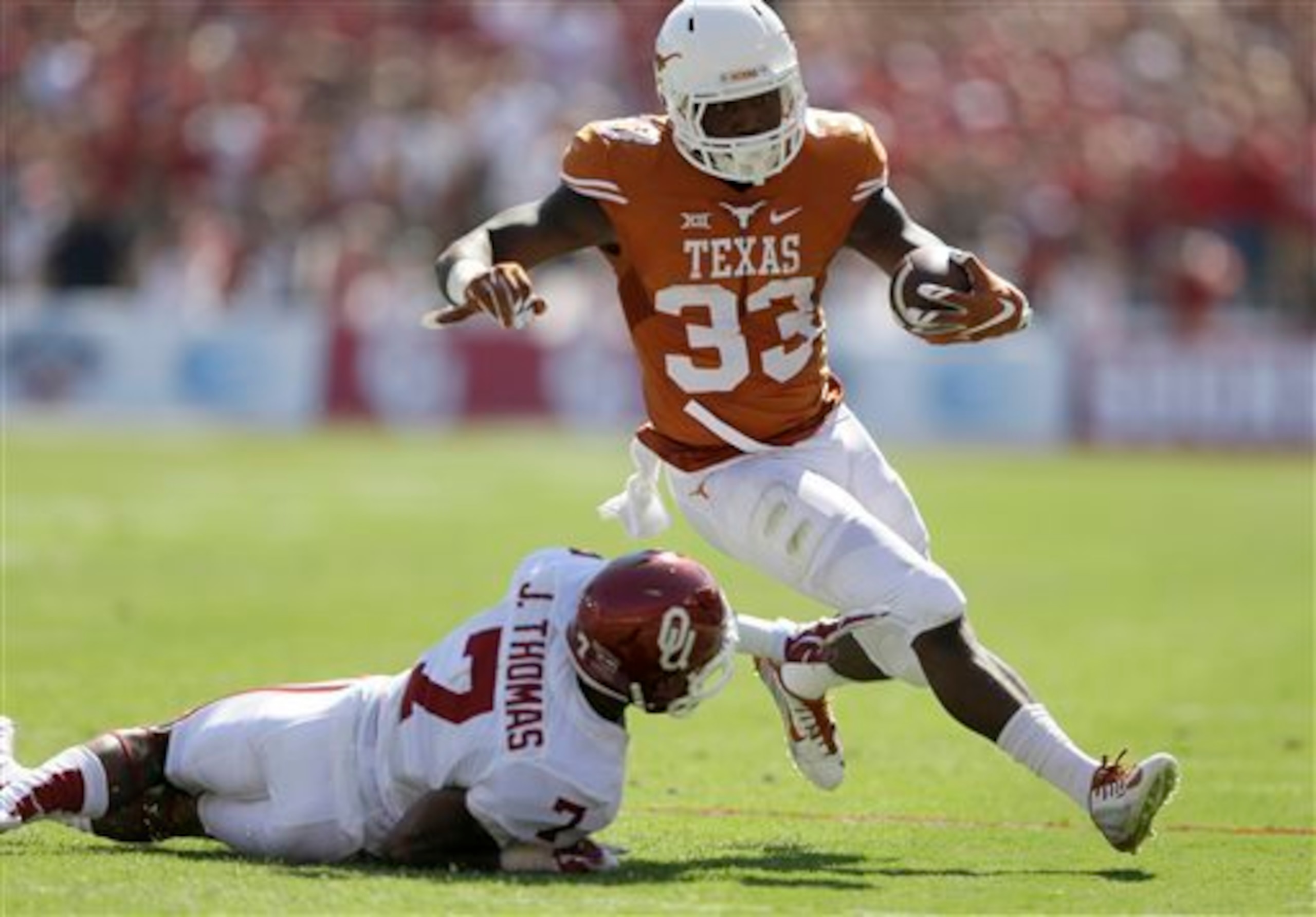 Texas' burgeoning run game gives it the slight over the Wildcats at home. Texas' burgeoning run game gives it the slight over the Wildcats at home.