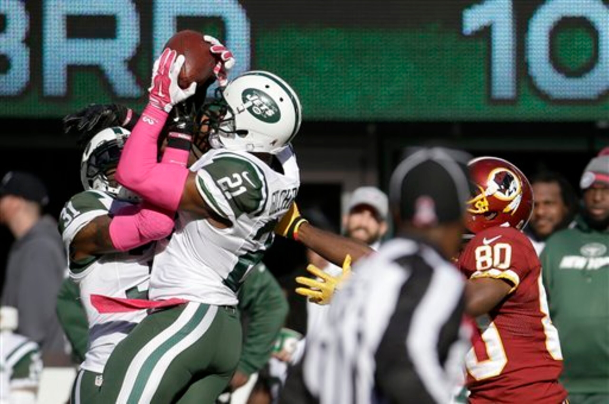 Marcus Gilchrist intercepts a Kirk Cousins pass last Sunday. Marcus Gilchrist intercepts a Kirk Cousins pass last Sunday.
