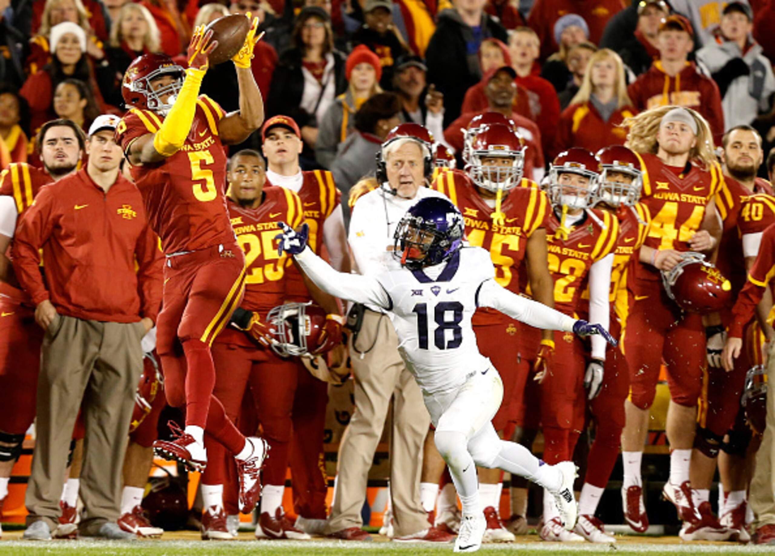 Lazard's size and speed make him extremely difficult to cover deep down the field.