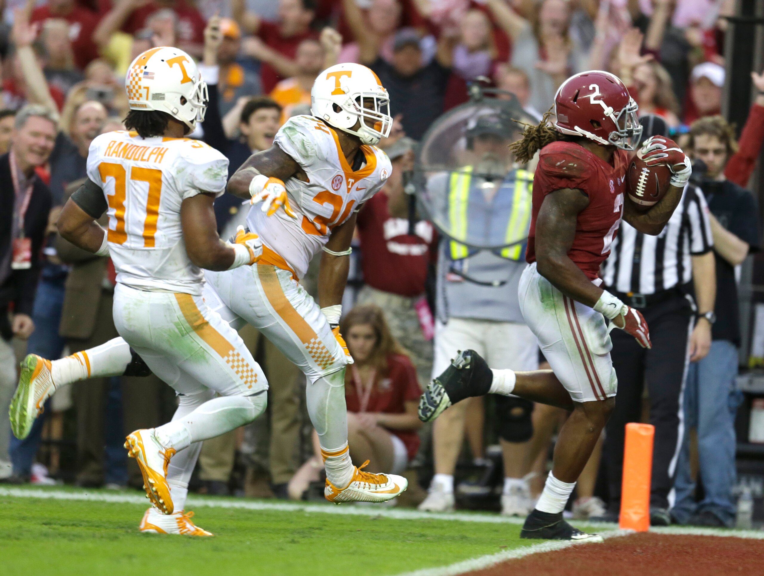 Derrick Henry has been a key workhorse for Alabama's offense.
