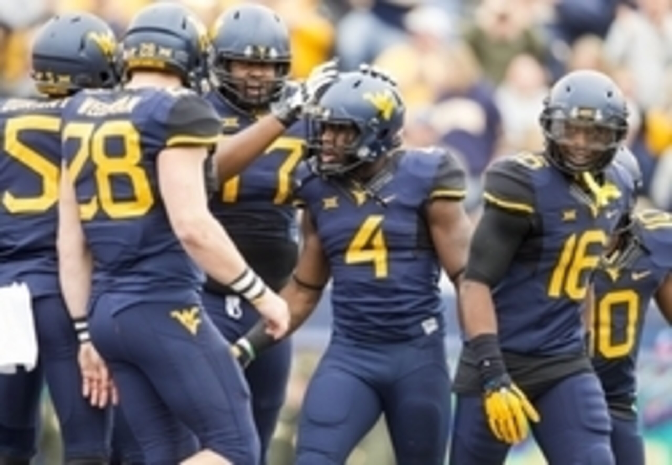 West Virginia RB Wendell Smallwood (center) West Virginia RB Wendell Smallwood (center)