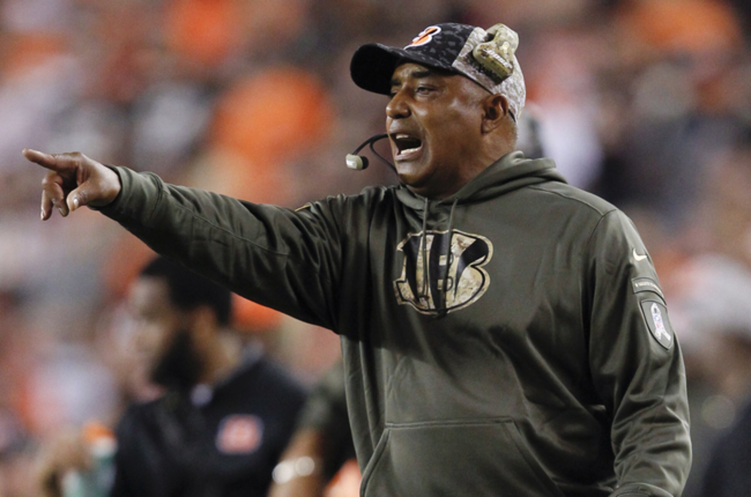Marvin Lewis put on great adjustments at the half.