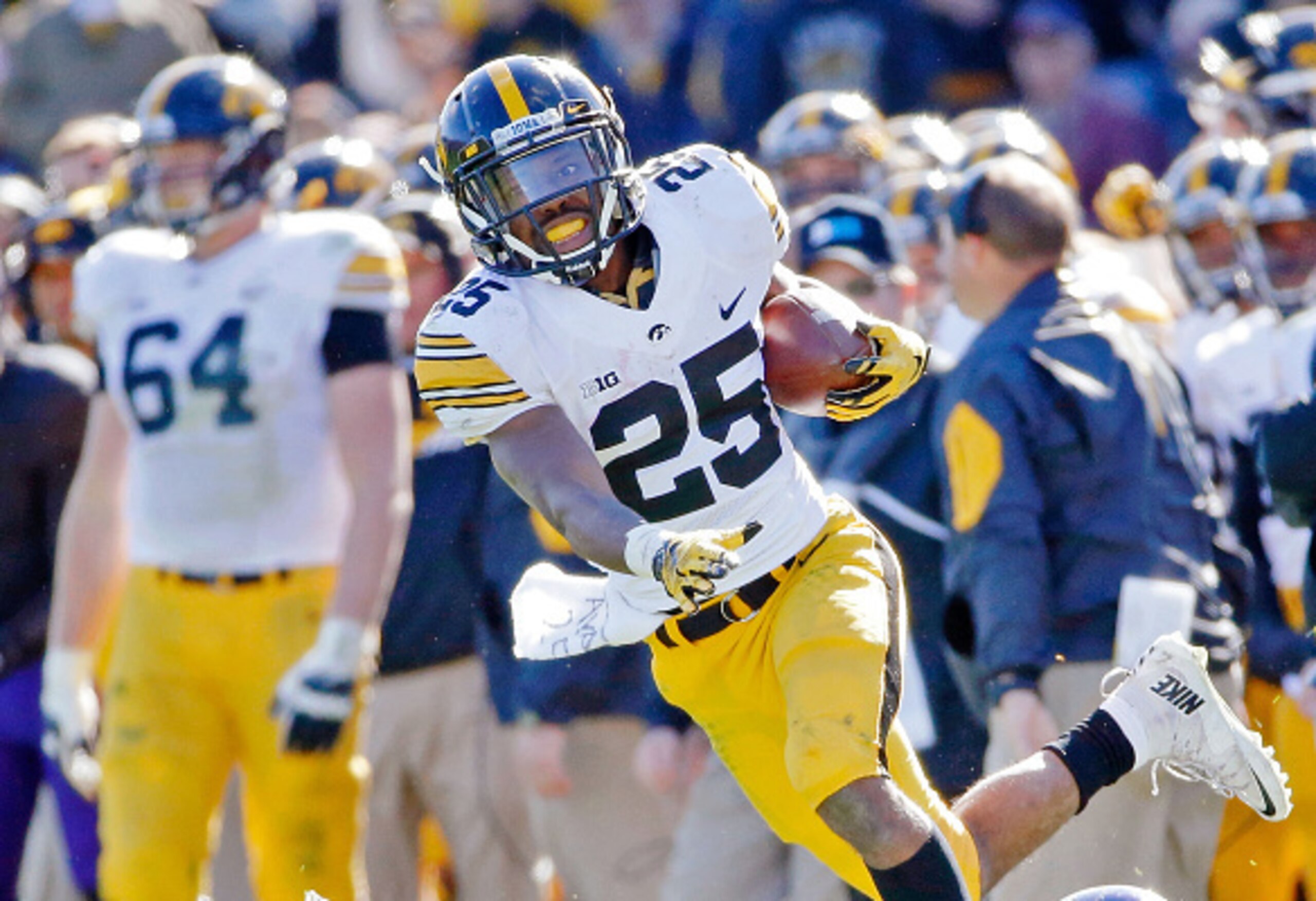 Iowa RB Akrum Wadley Iowa RB Akrum Wadley