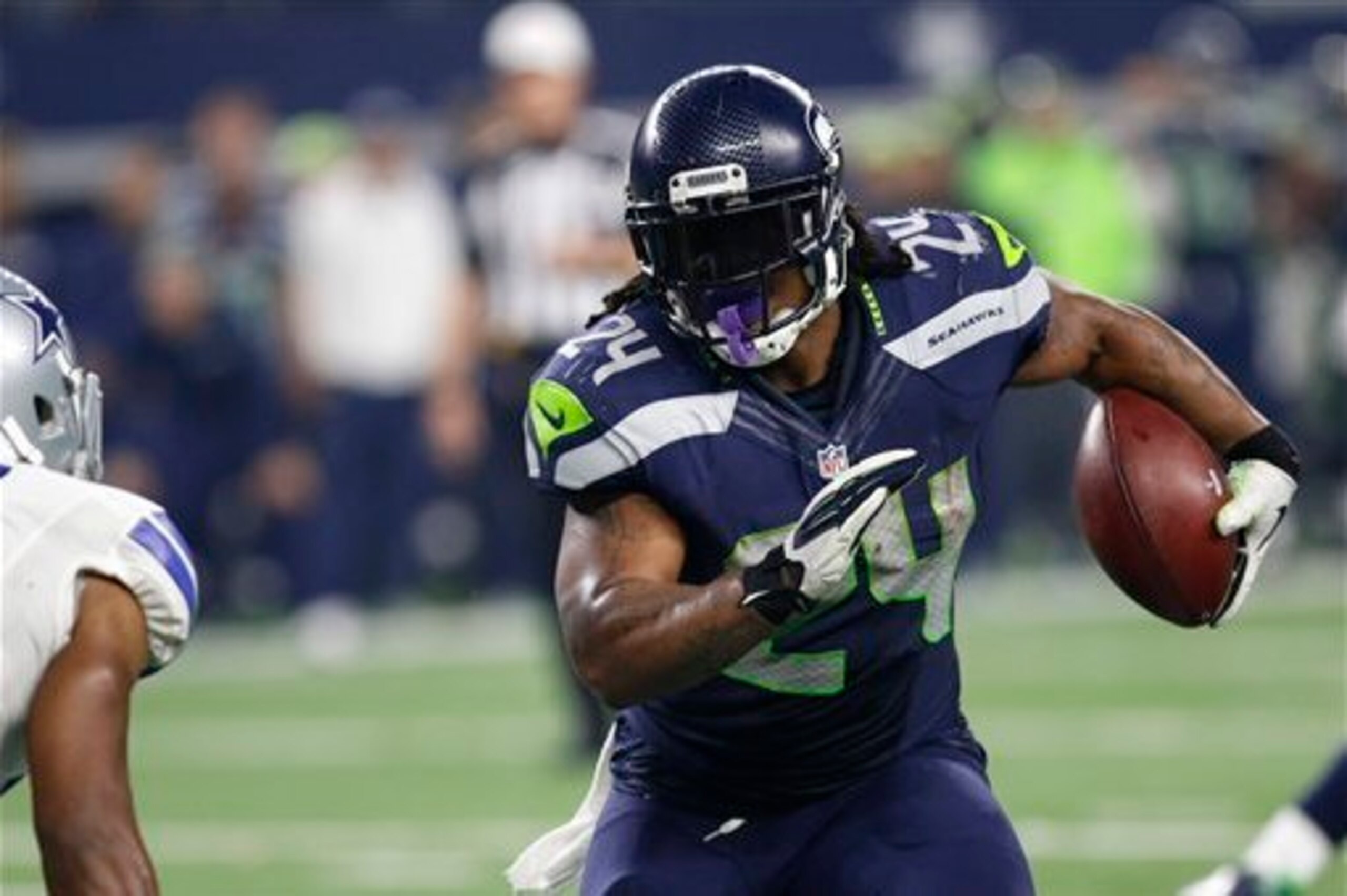 Running back Marshawn Lynch and the Seattle Seahawks look to start a playoff run in an important divisional matchup with the Arizona Cardinals.