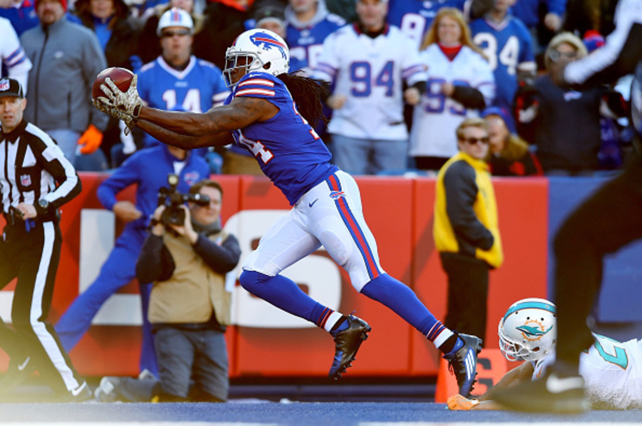ORCHARD PARK, NY - NOVEMBER 08: Sammy Watkins #14 of the Buffalo Bills catchs a touchdown pass against the Miami Dolphins during the second half at Ralph Wilson Stadium on November 8, 2015 in Orchard Park, New York. (Photo by Rich Barnes/Getty Images) ORCHARD PARK, NY - NOVEMBER 08: Sammy Watkins #14 of the Buffalo Bills catchs a touchdown pass against the Miami Dolphins during the second half at Ralph Wilson Stadium on November 8, 2015 in Orchard Park, New York. (Photo by Rich Barnes/Getty Images)