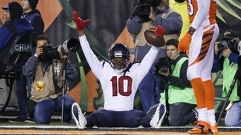 DeAndre Hopkins celebrates the game-winning TD.