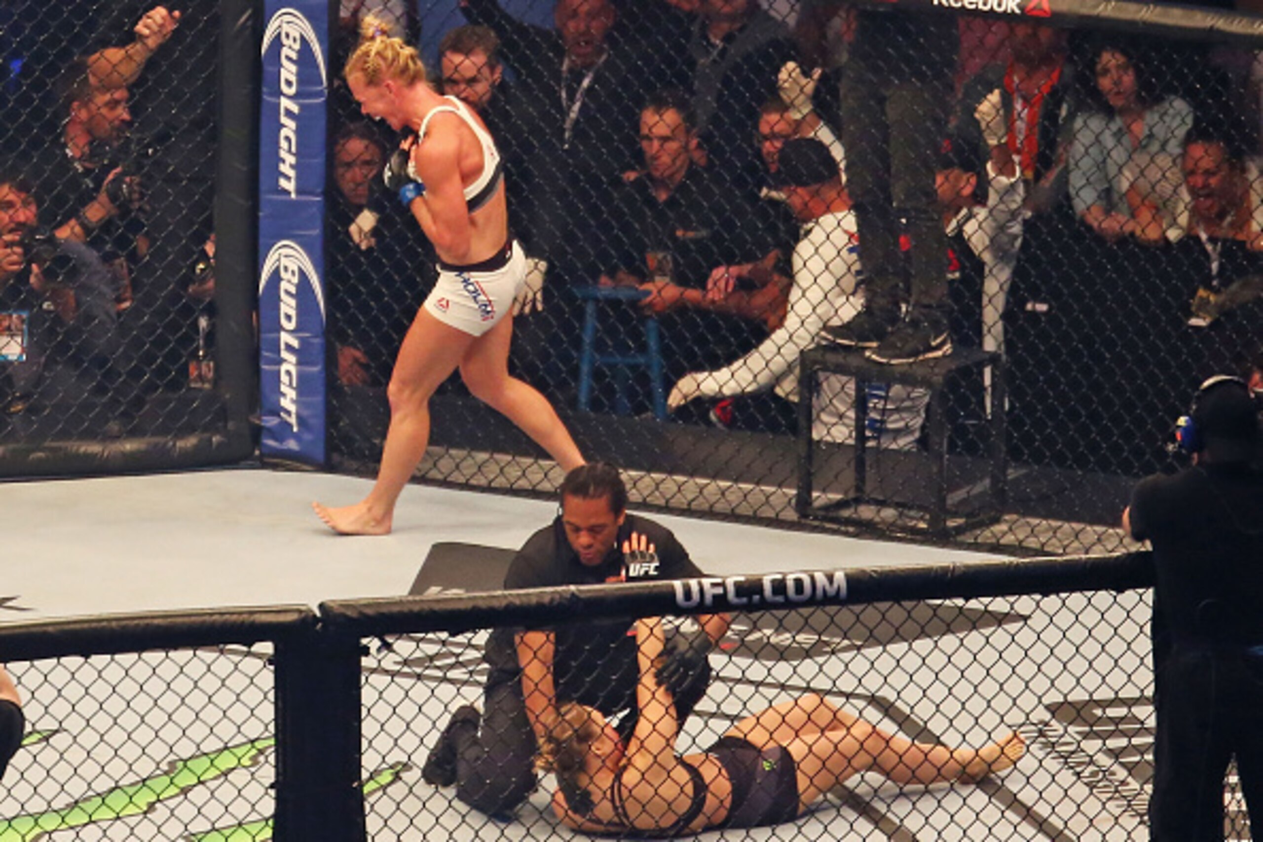 Holly Holm dominated Ronda Rousey. Holly Holm dominated Ronda Rousey.