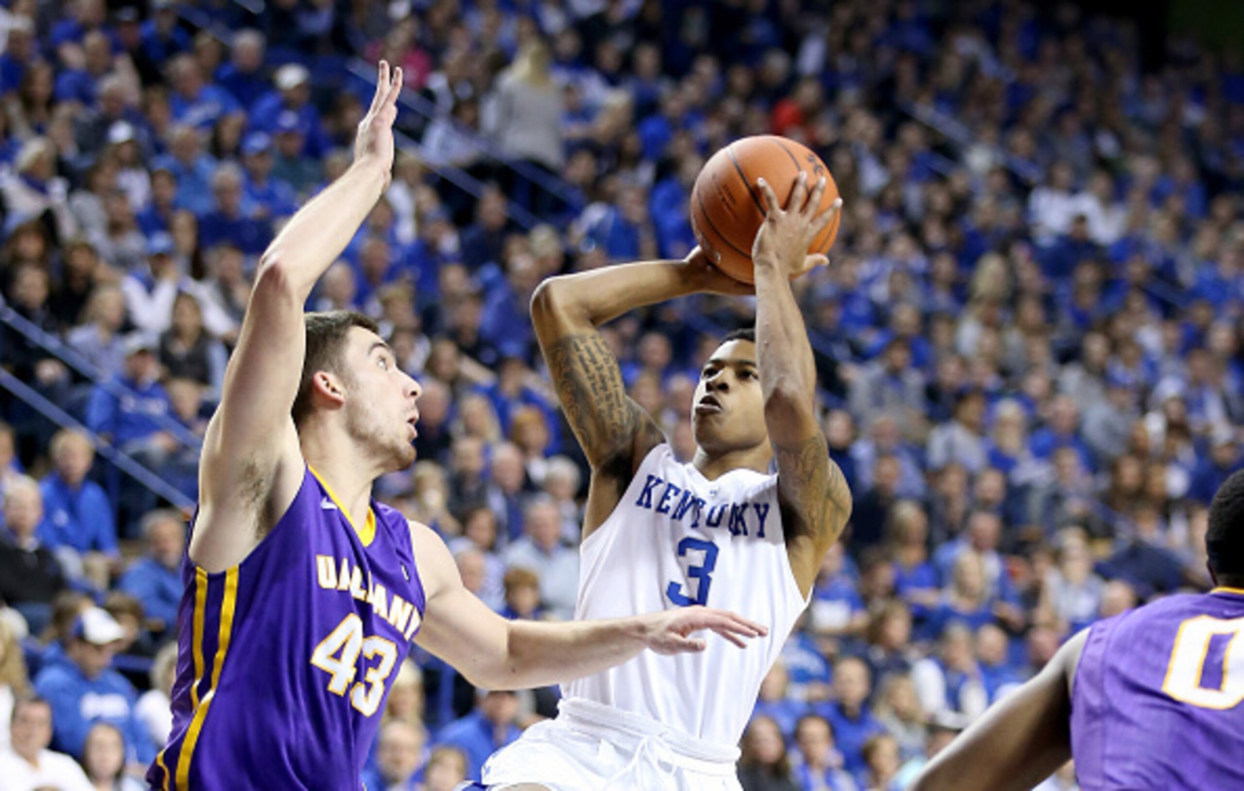 LEXINGTON, KY - NOVEMBER 13:  Tyler Ulis #3 of the Kentucky Wildcats shoots the ball during the game against the Albany Great Danes at Rupp Arena on November 13, 2015 in Lexington, Kentucky.  (Photo by Andy Lyons/Getty Images)
