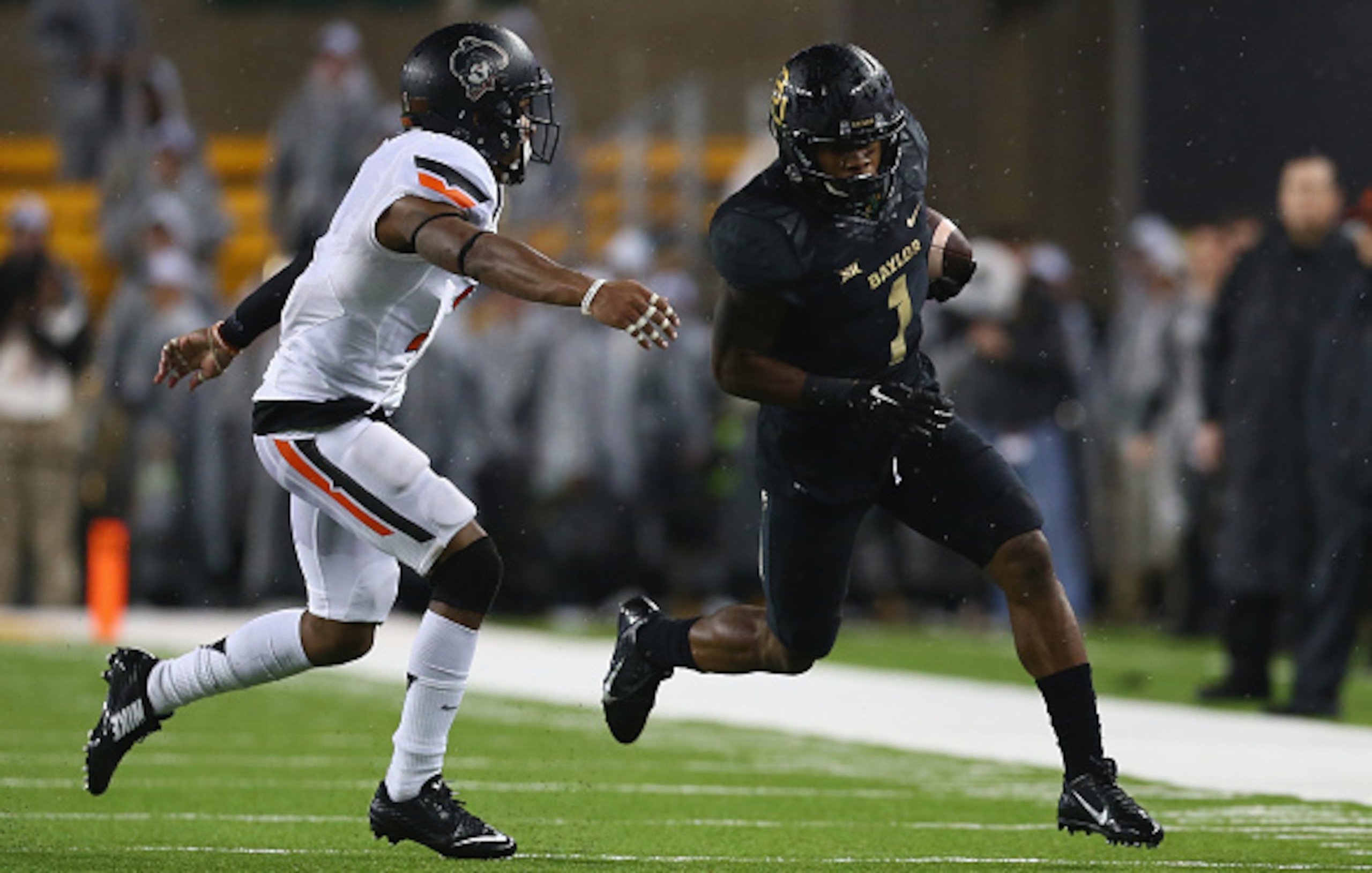 Baylor WR Corey Coleman (right)