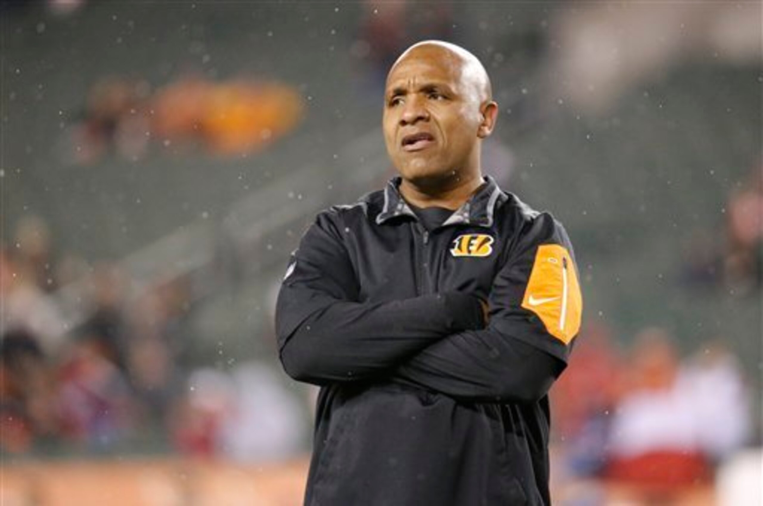 Hue Jackson's schemes didn't adapt after halftime. Hue Jackson's schemes didn't adapt after halftime.