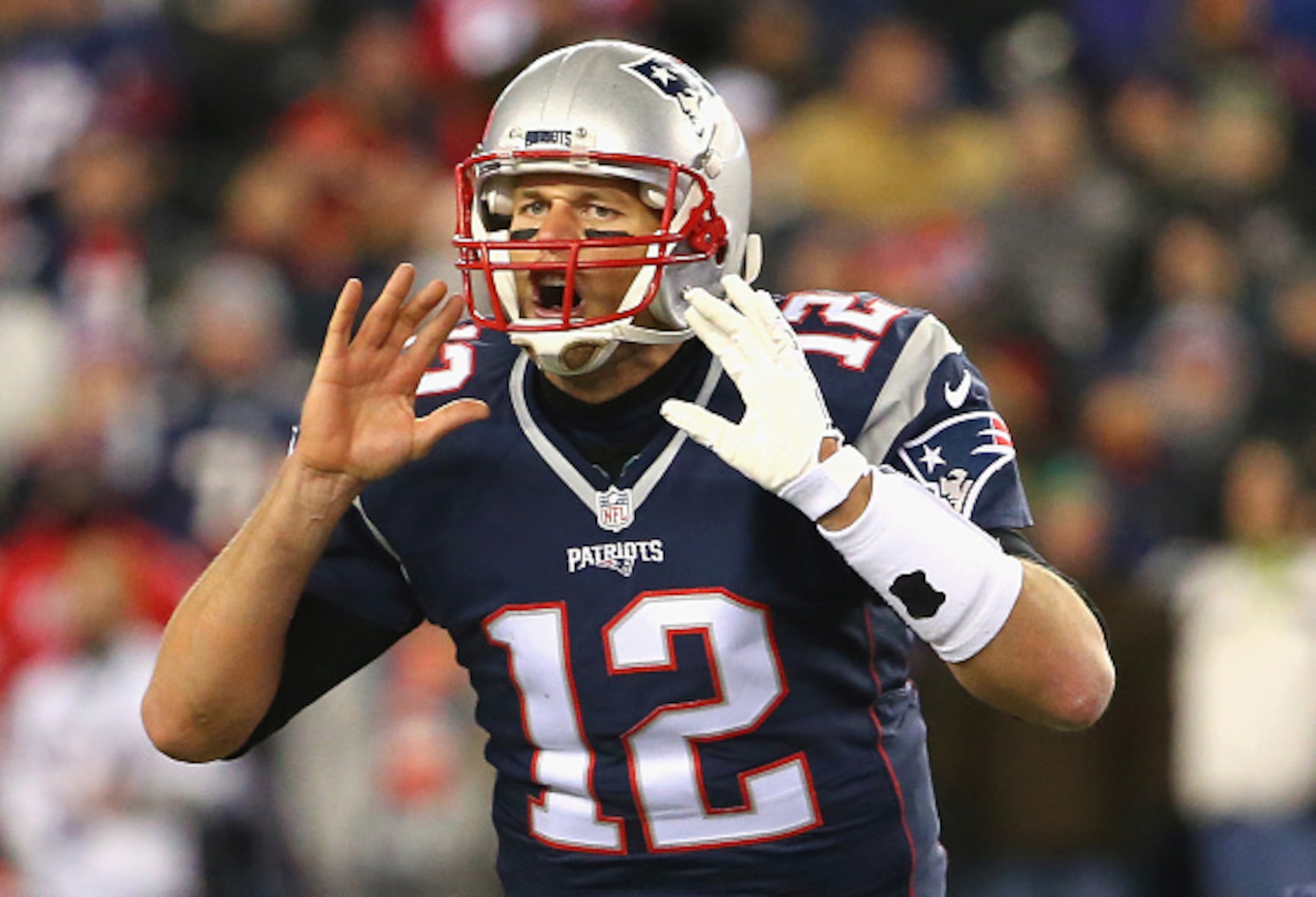 Tom Brady didn't have a great game, but the Pats are still 10-0 on the season.