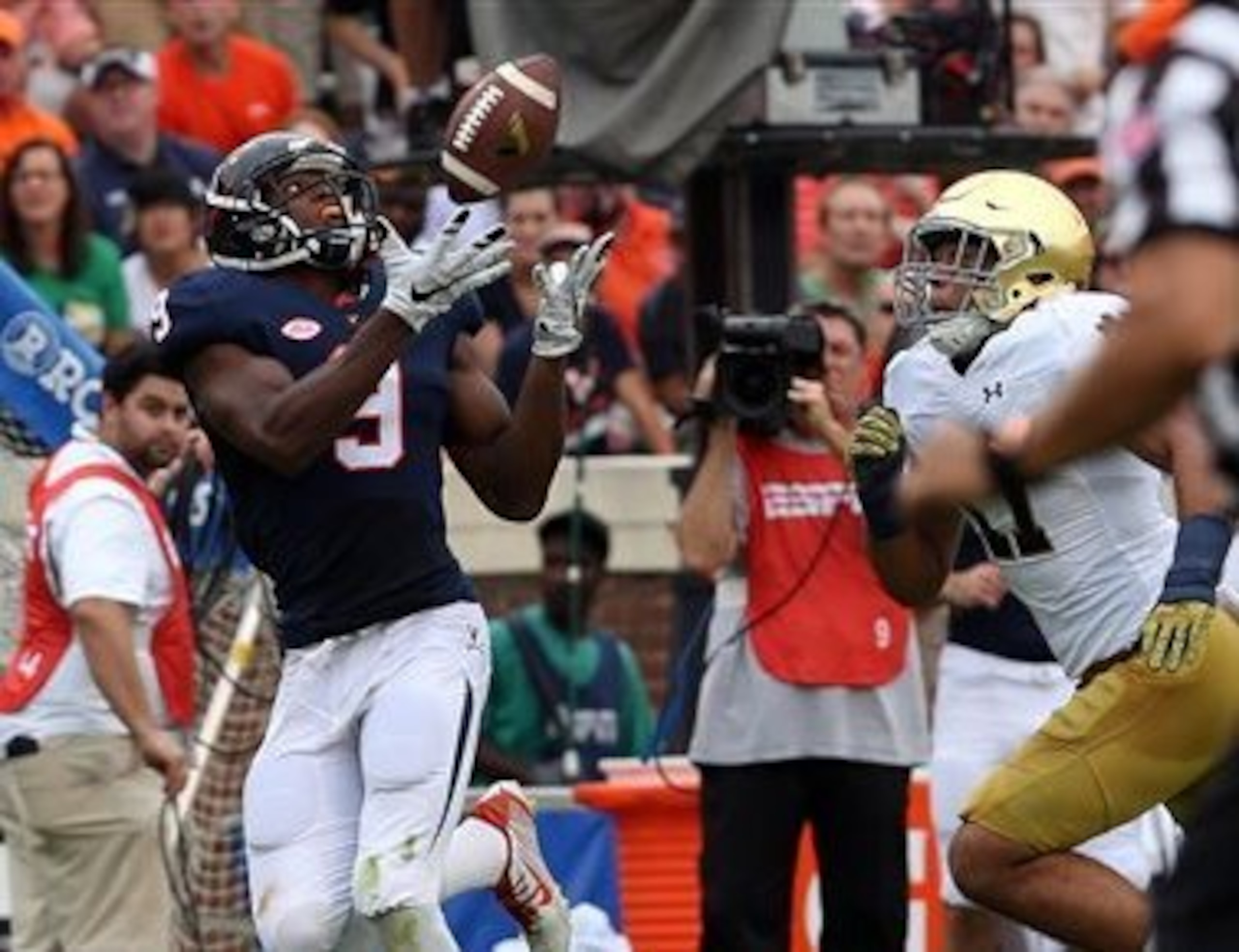 Virginia wide receiver Canaan Severin with a catch vs. Notre Dame