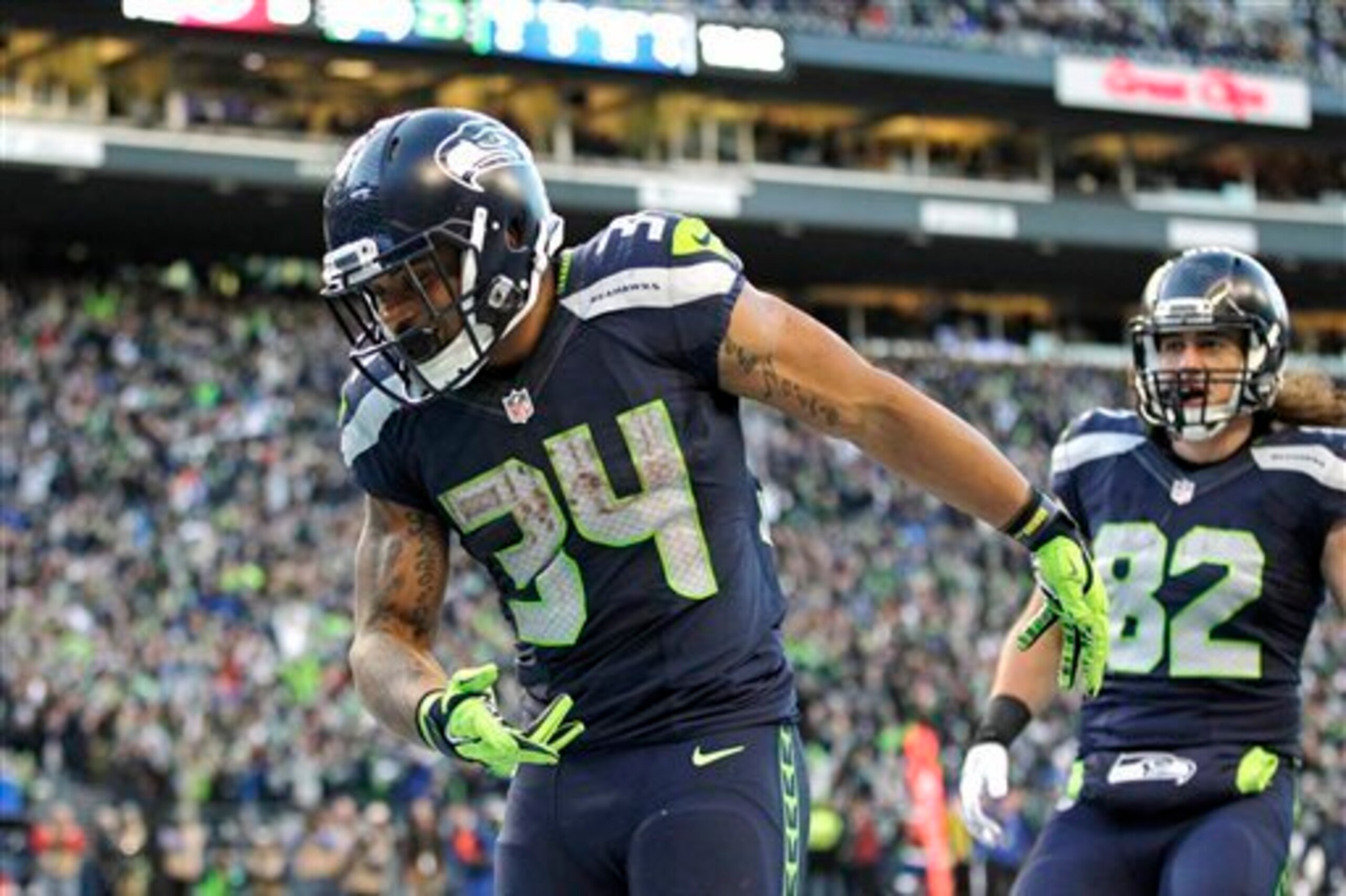 Running back Thomas Rawls had a career day, leading the Seattle Seahawks to victory against the San Francisco 49ers.