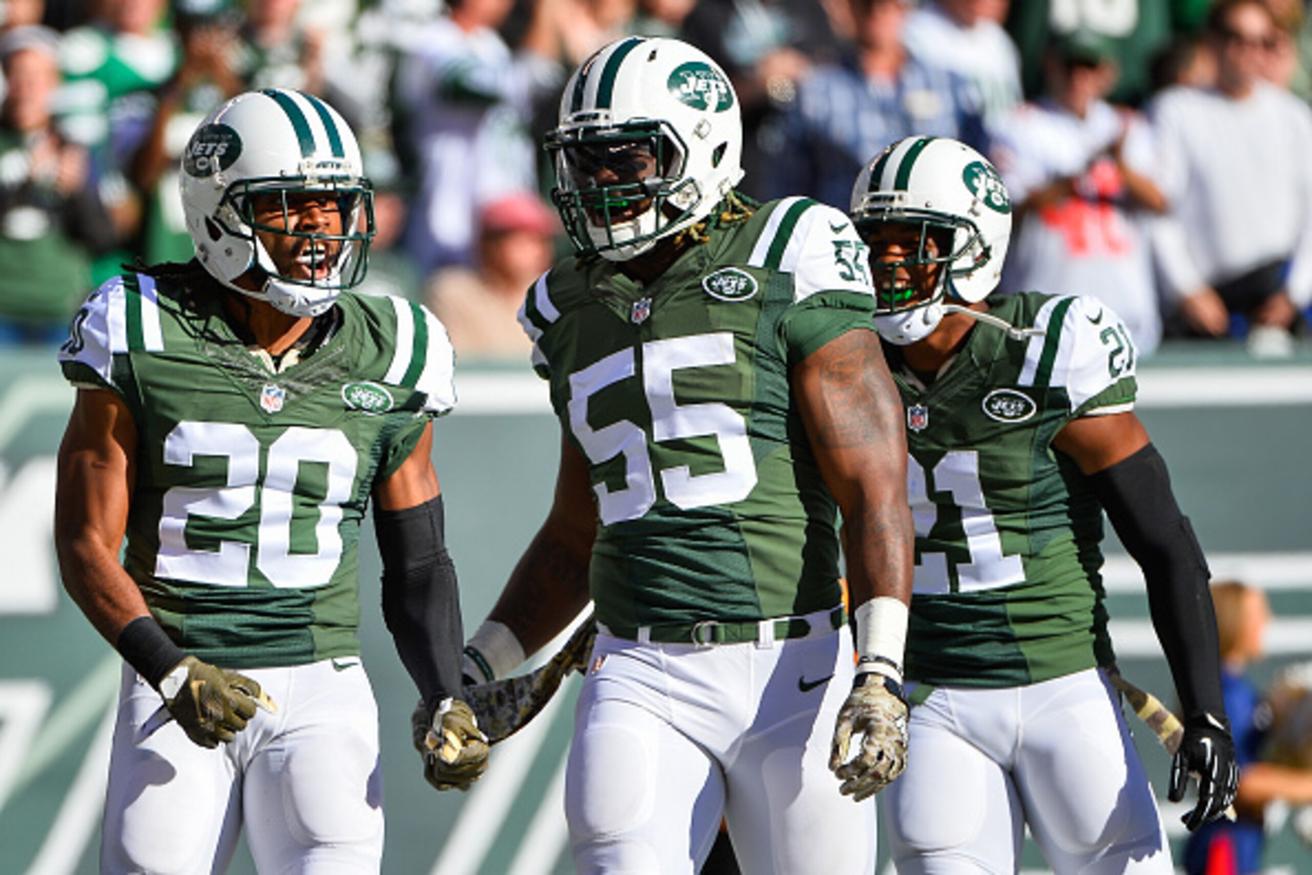 Lorenzo Mauldin celebrates a sack. Lorenzo Mauldin celebrates a sack.
