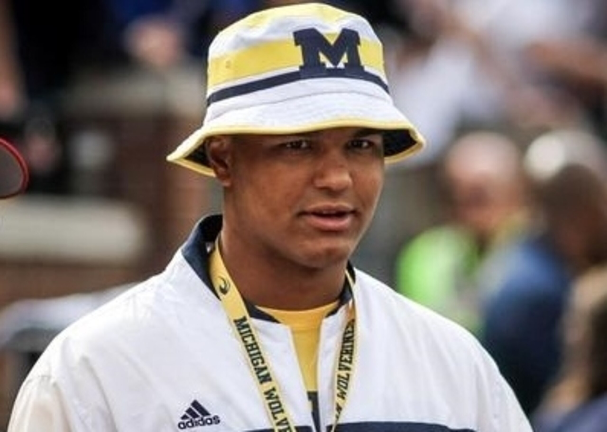 Colorado DE Carlo Kemp committed to Michigan.