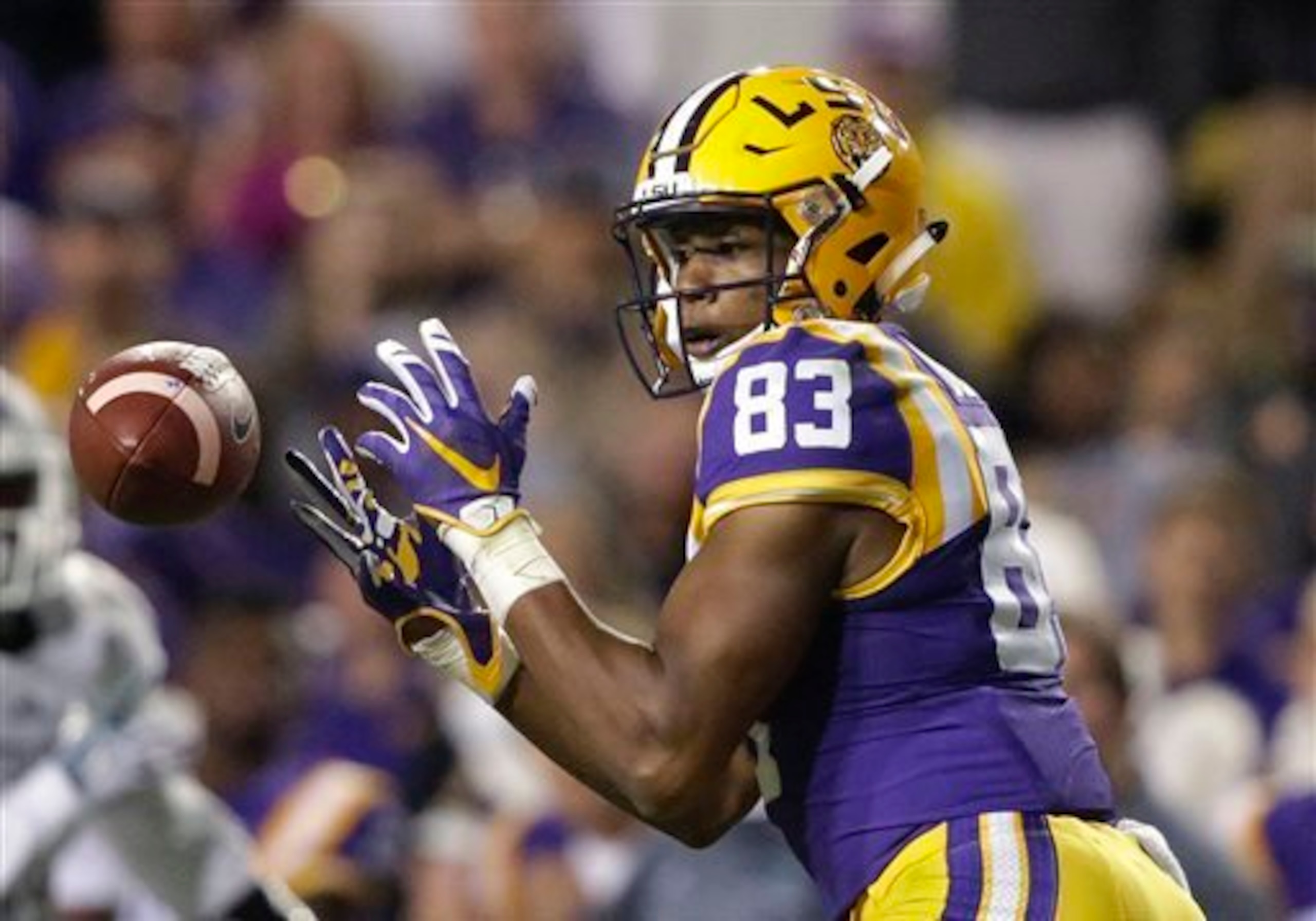 Travin Dural could be better served working with a better quarterback than he's found at LSU. Travin Dural could be better served working with a better quarterback than he's found at LSU.