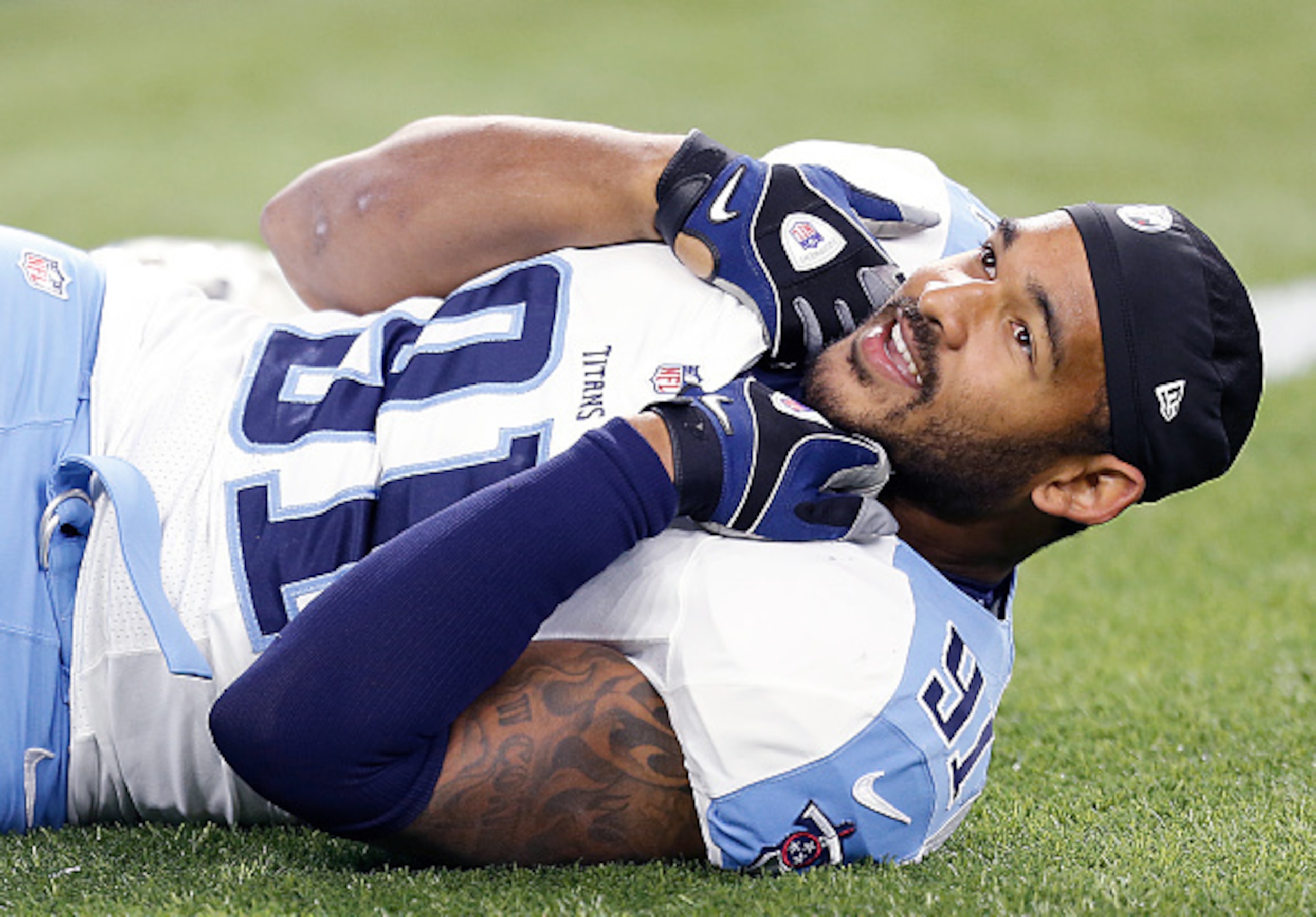 HOUSTON, TX - NOVEMBER 01: Derrick Morgan #91 of the Tennessee Titans warms up before playing against the Houston Texans on November 1, 2015 at NRG Stadium in Houston, Texas. Texans won 20 to 6.(Photo by Thomas B. Shea/Getty Images)