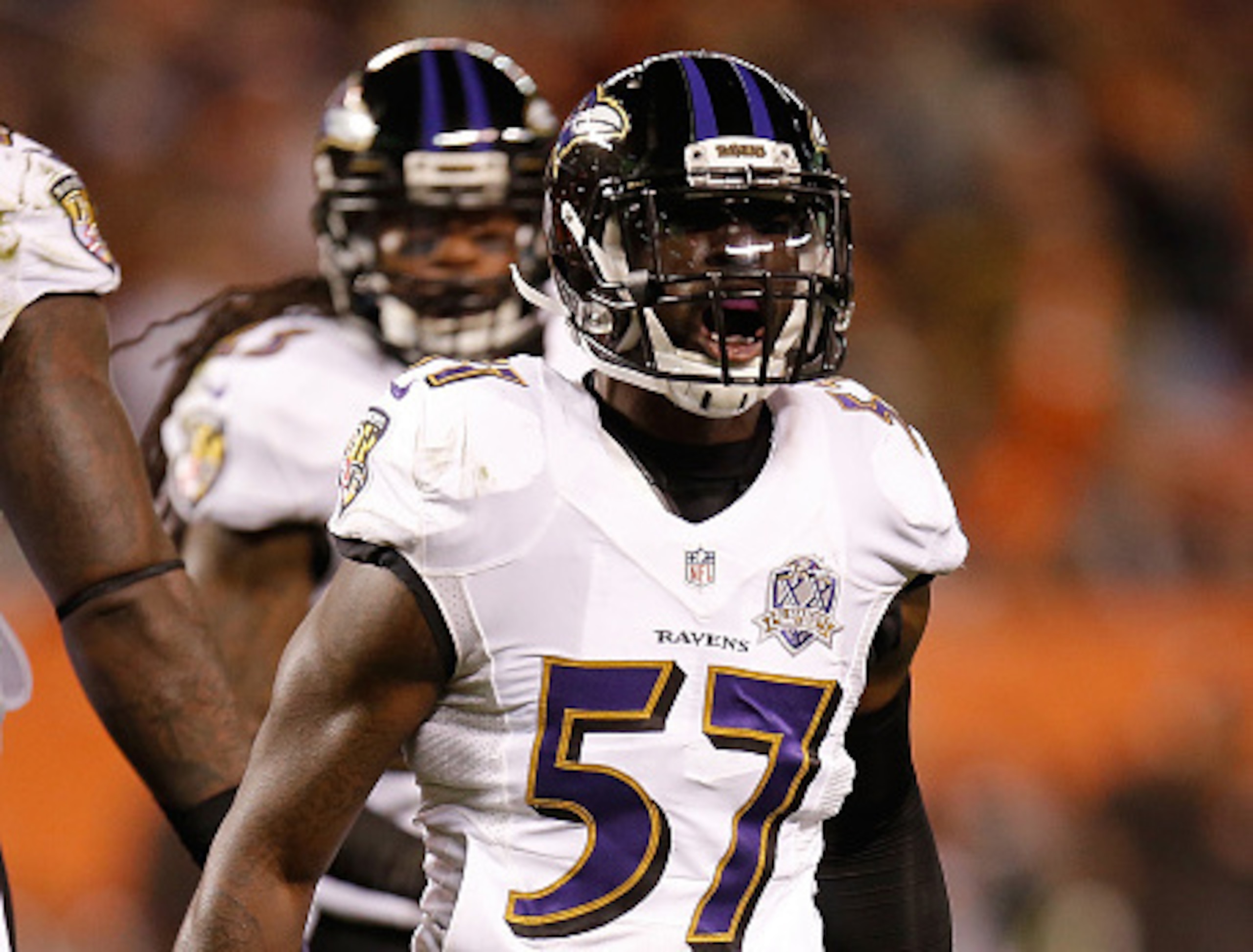 CLEVELAND, OH - NOVEMBER 30: C.J. Mosley #57 of the Baltimore Ravens reacts after making a tackle during the first quarter against the Cleveland Browns at FirstEnergy Stadium on November 30, 2015 in Cleveland, Ohio. (Photo by Gregory Shamus/Getty Images CLEVELAND, OH - NOVEMBER 30: C.J. Mosley #57 of the Baltimore Ravens reacts after making a tackle during the first quarter against the Cleveland Browns at FirstEnergy Stadium on November 30, 2015 in Cleveland, Ohio. (Photo by Gregory Shamus/Getty Images