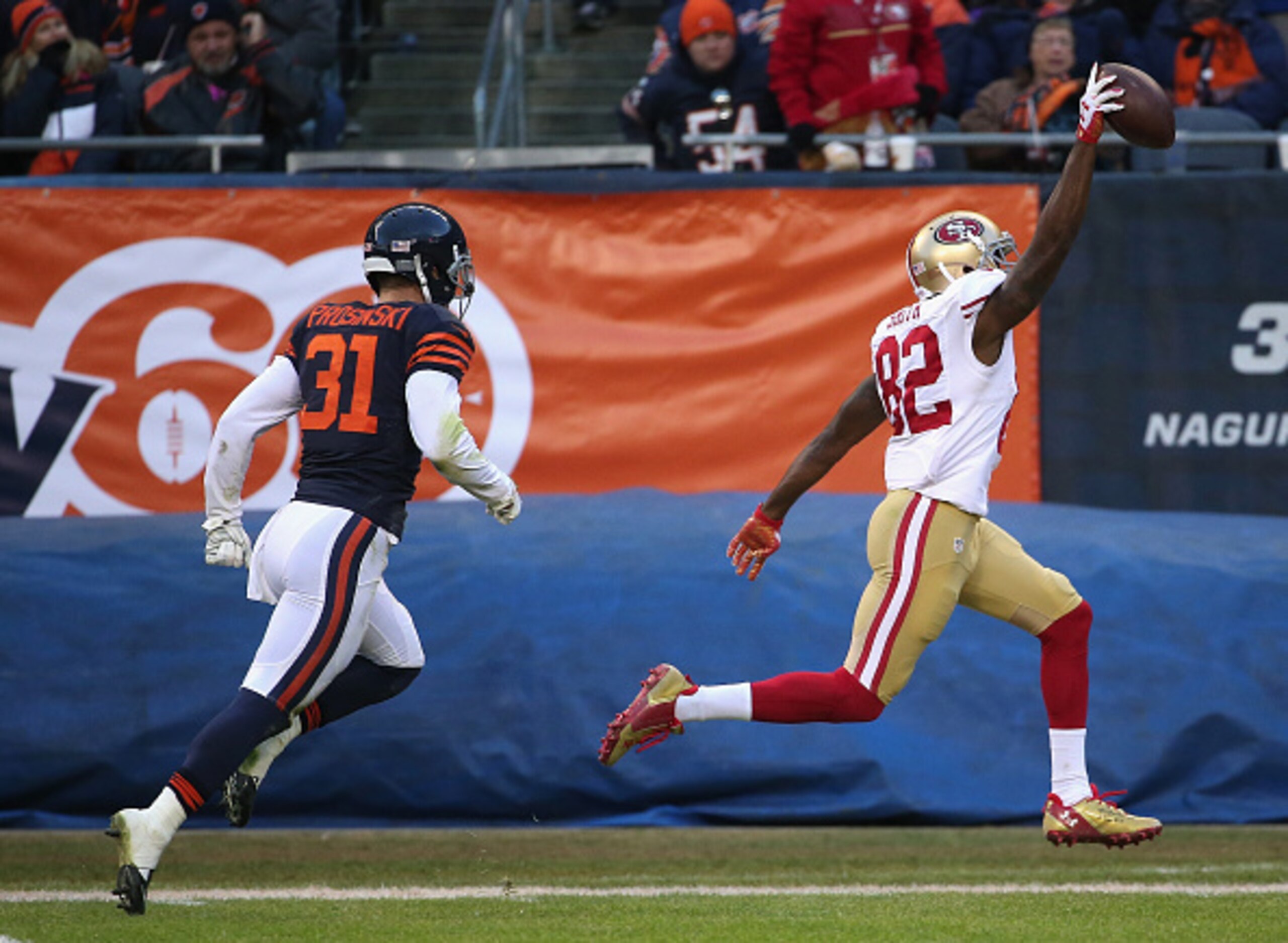 Wide receiver Torrey Smith's 71-yard touchdown reception gave San Francisco its first road victory of the season.
