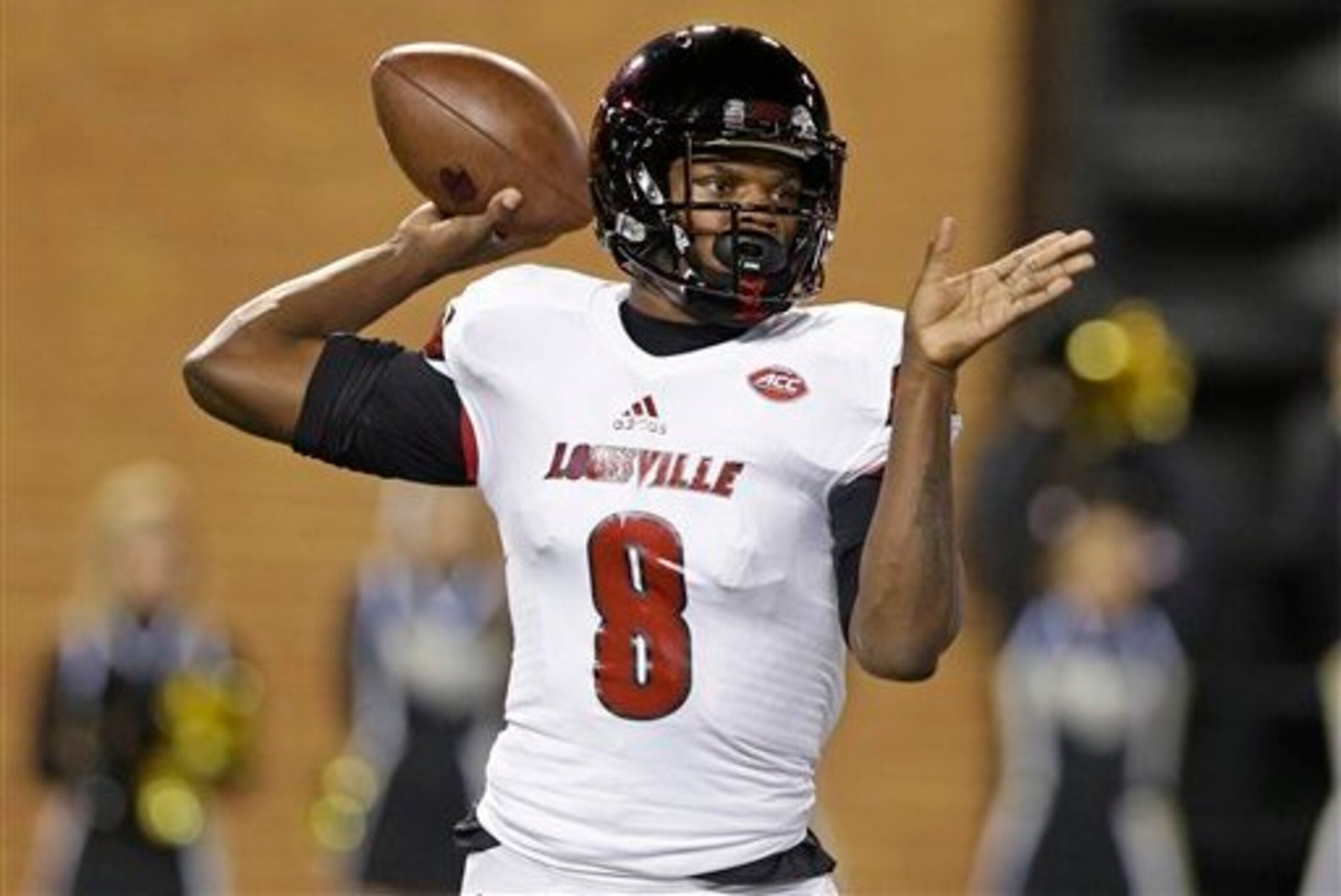 Can Lamar Jackson lead Louisville to an upset of Texas A&M?