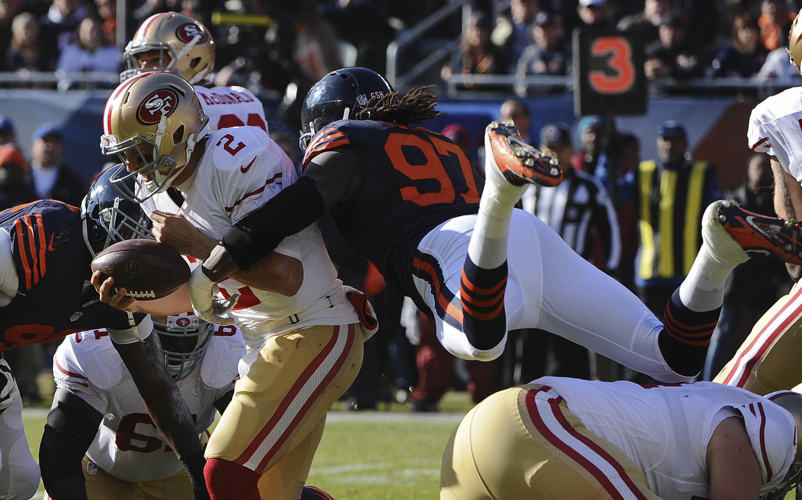 Willie Young (97) finished with 1.5 sacks on Sunday afternoon.