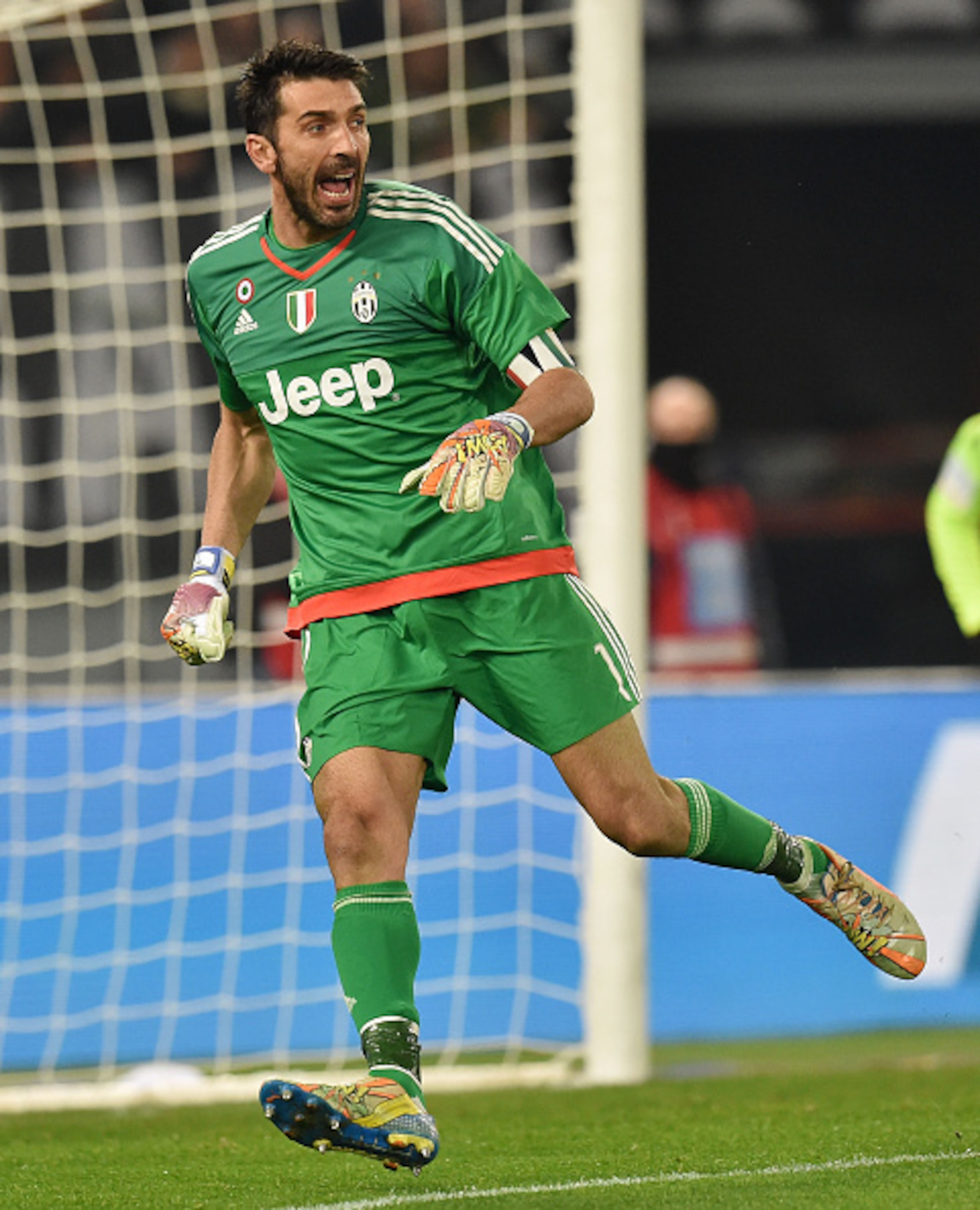ROME, ITALY - DECEMBER 04:  Gianluigi Buffon of Juventus FC in action during the Serie A match between SS Lazio and Juventus FC at Stadio Olimpico on December 4, 2015 in Rome, Italy.  (Photo by Giuseppe Bellini/Getty Images)