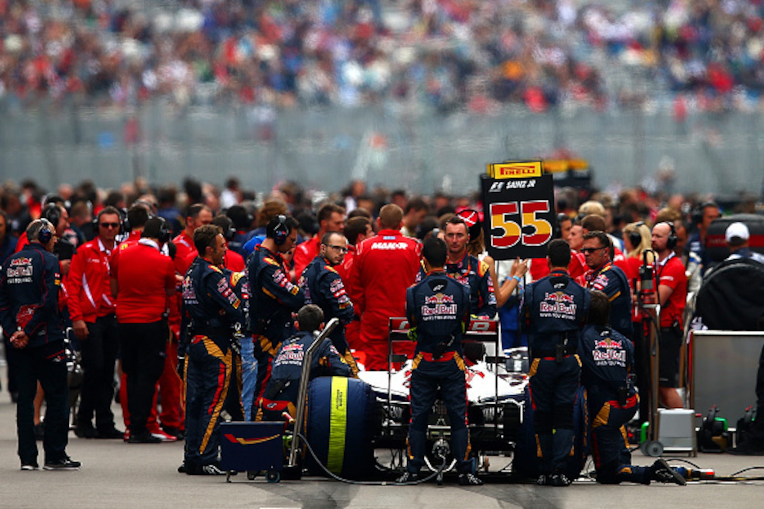 Carlos Sainz Jr. started at the back in Russia.