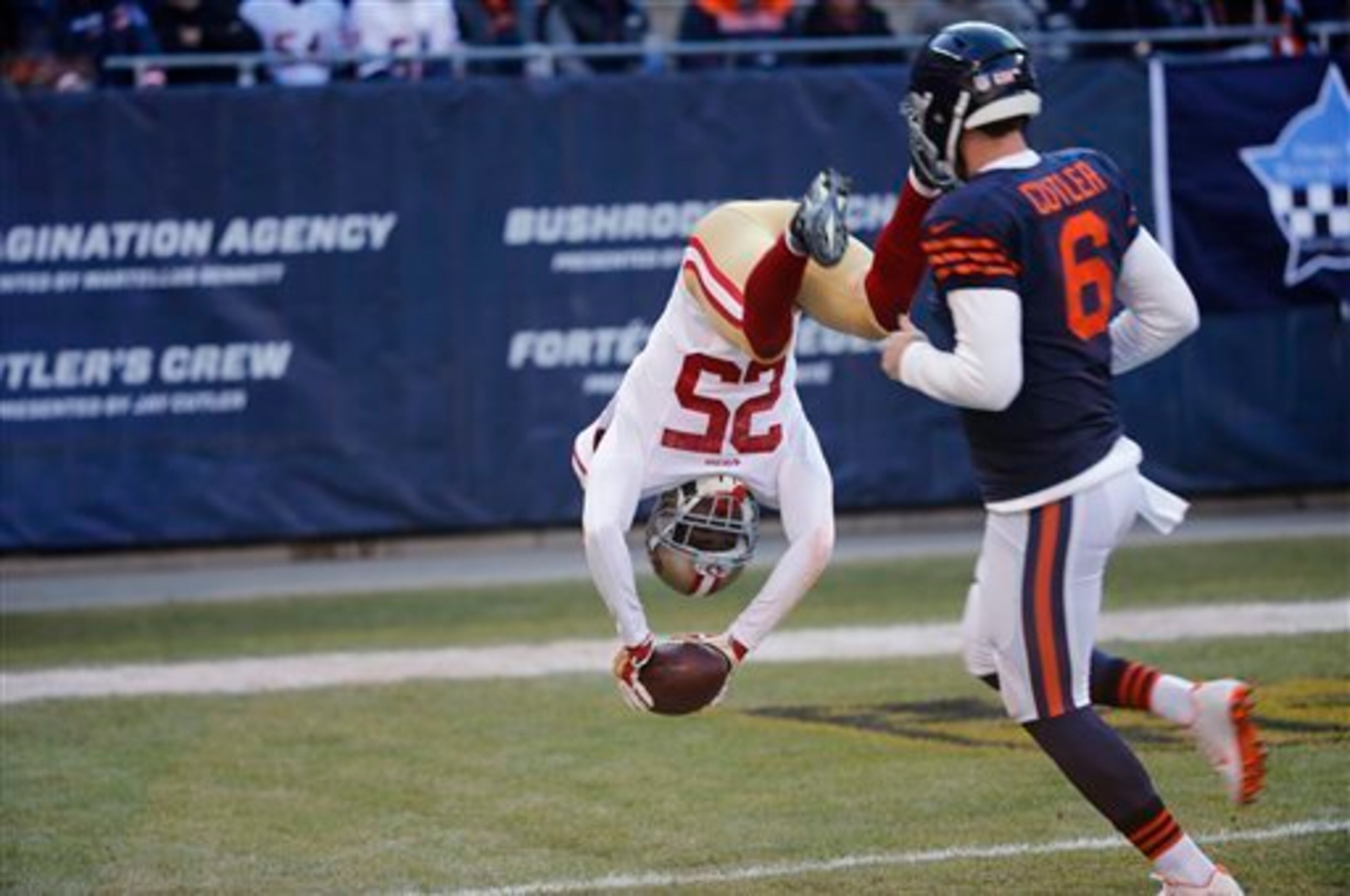 Defensive back Jimmie Ward recorded the 49ers' first first-quarter touchdown of the season off an interception by Bears quarterback Jay Cutler.