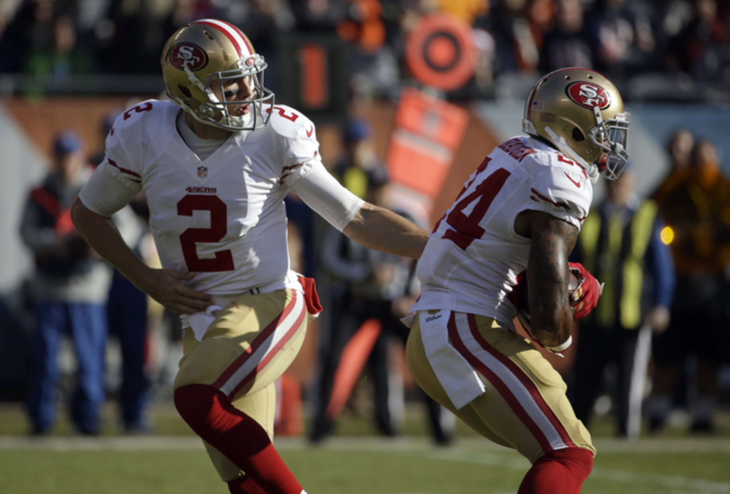 Gabbert (left) and running back Shaun Draughn (right) will look to increase the 49ers' offensive prowess in Week 14.