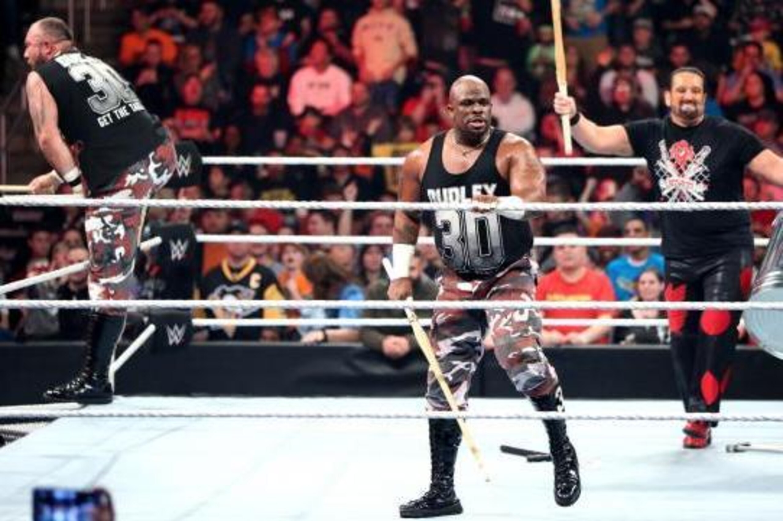 Tommy Dreamer returned to Raw to align with The Dudley Boyz.