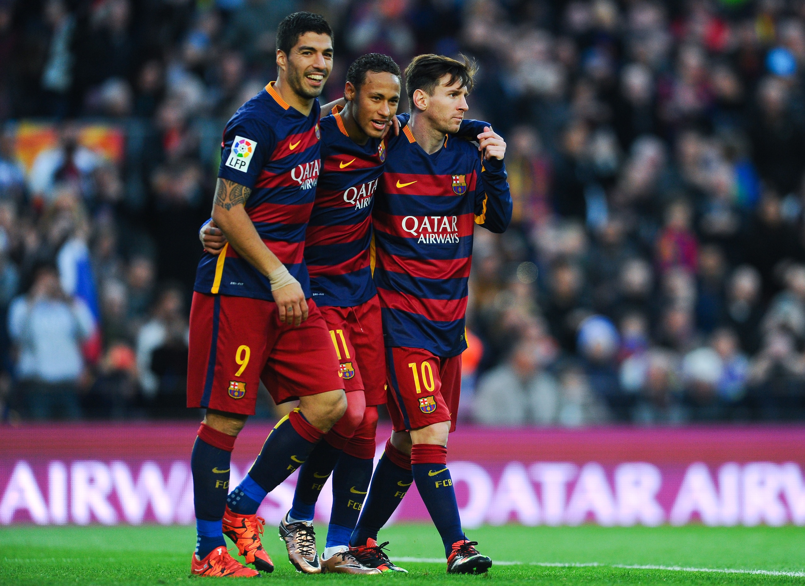 Would Neymar (centre) leave Barcelona for Manchester United?