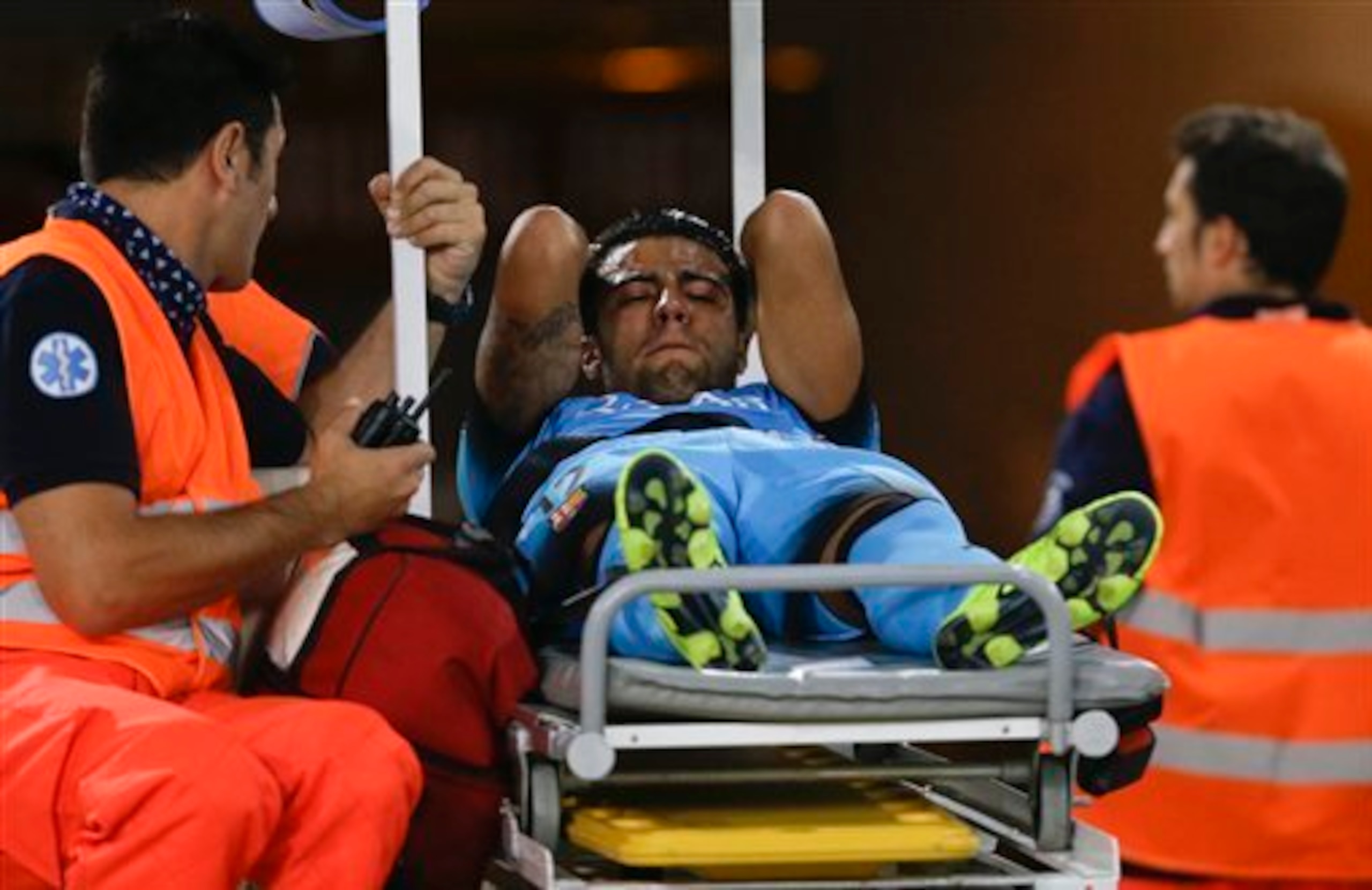 It was obvious how bad Rafinha's injury was as soon as it happened. It was obvious how bad Rafinha's injury was as soon as it happened.
