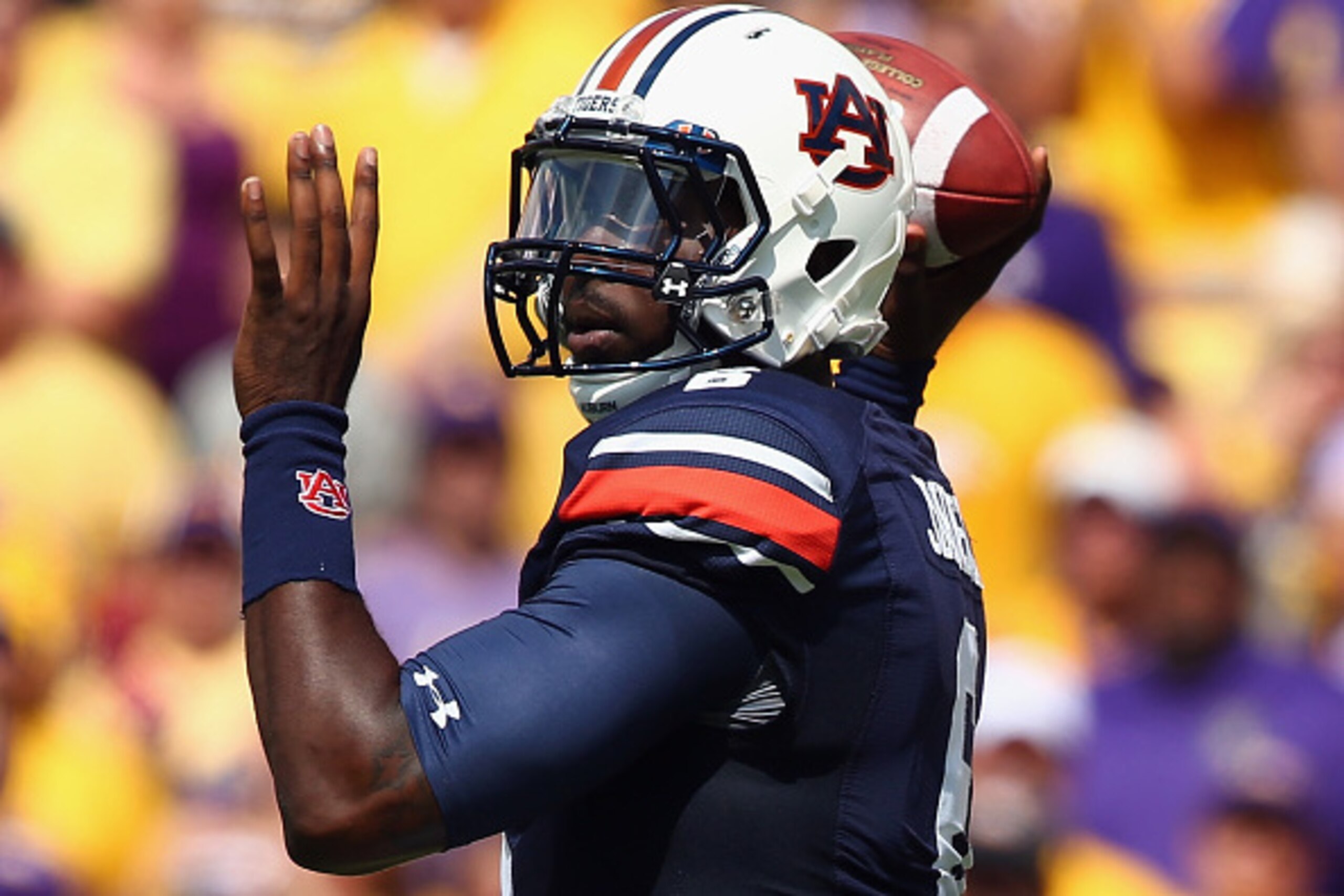 Auburn QB Jeremy Johnson