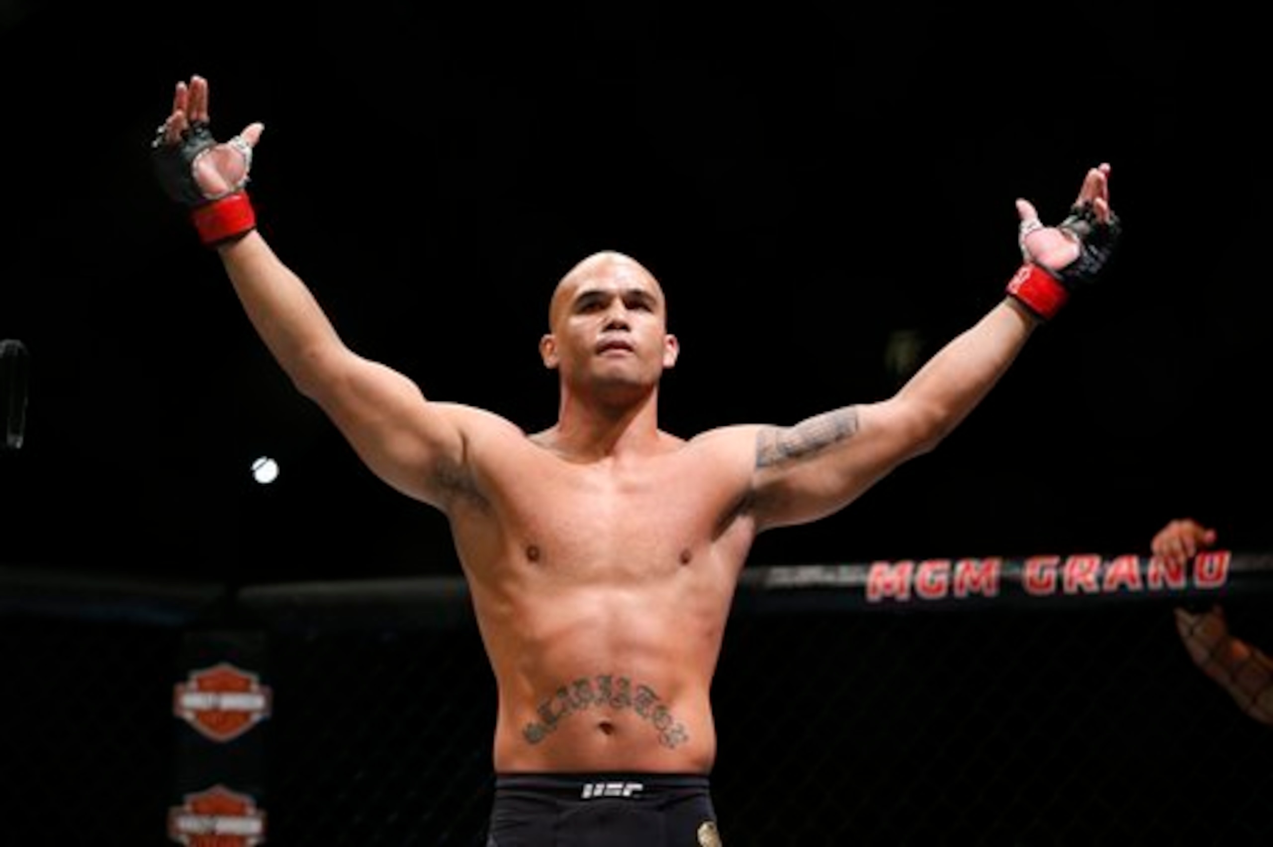 Robbie Lawler will make the second defense of his title against Carlos Condit.