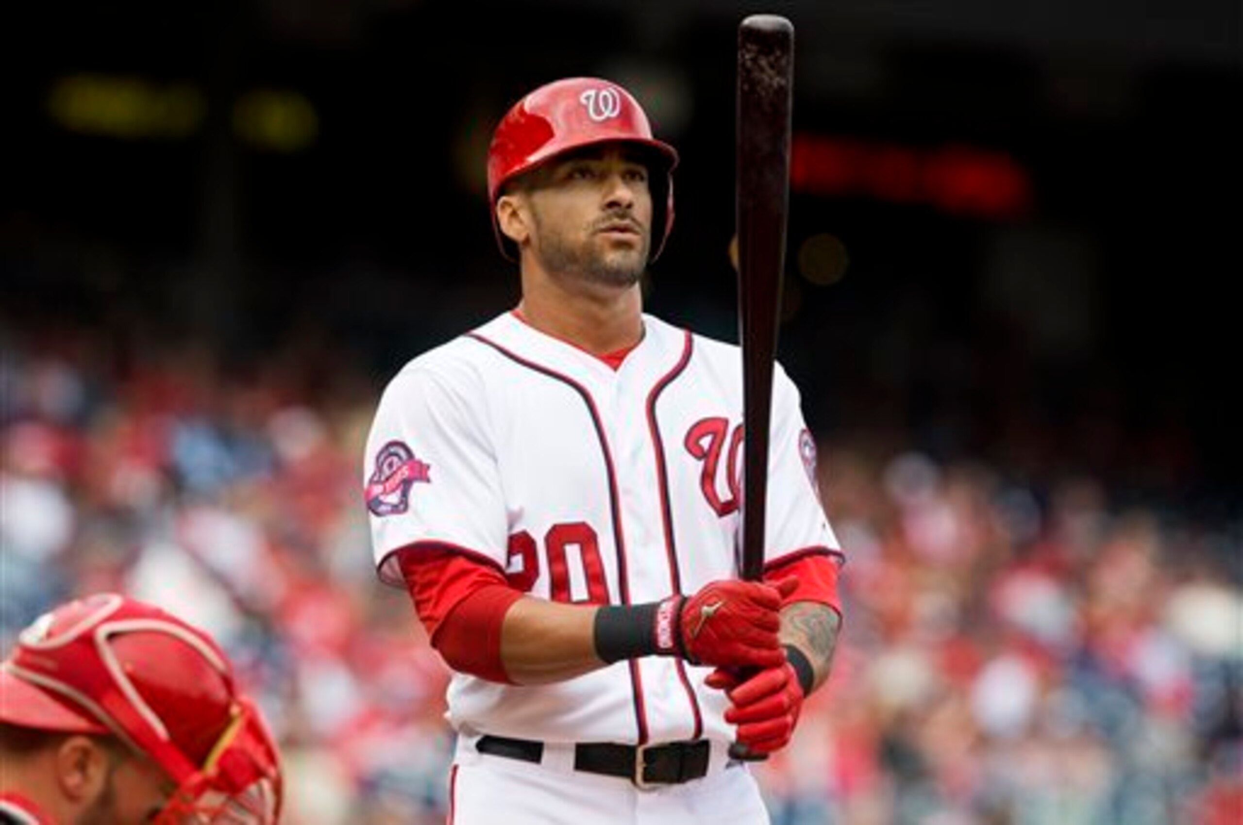 Ian Desmond should bet on himself this winter.