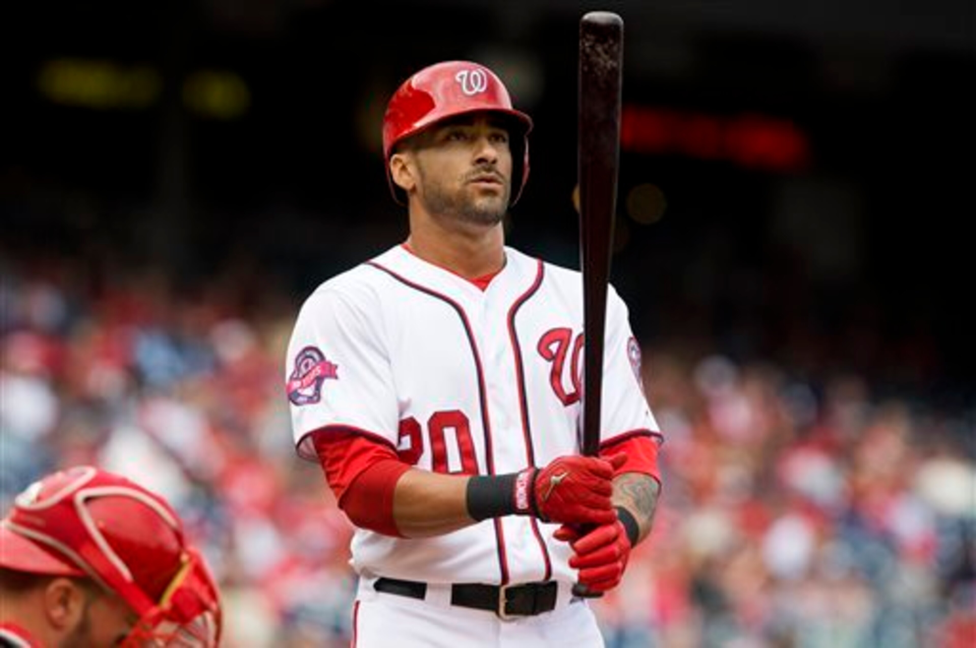 Ian Desmond should bet on himself this winter.
