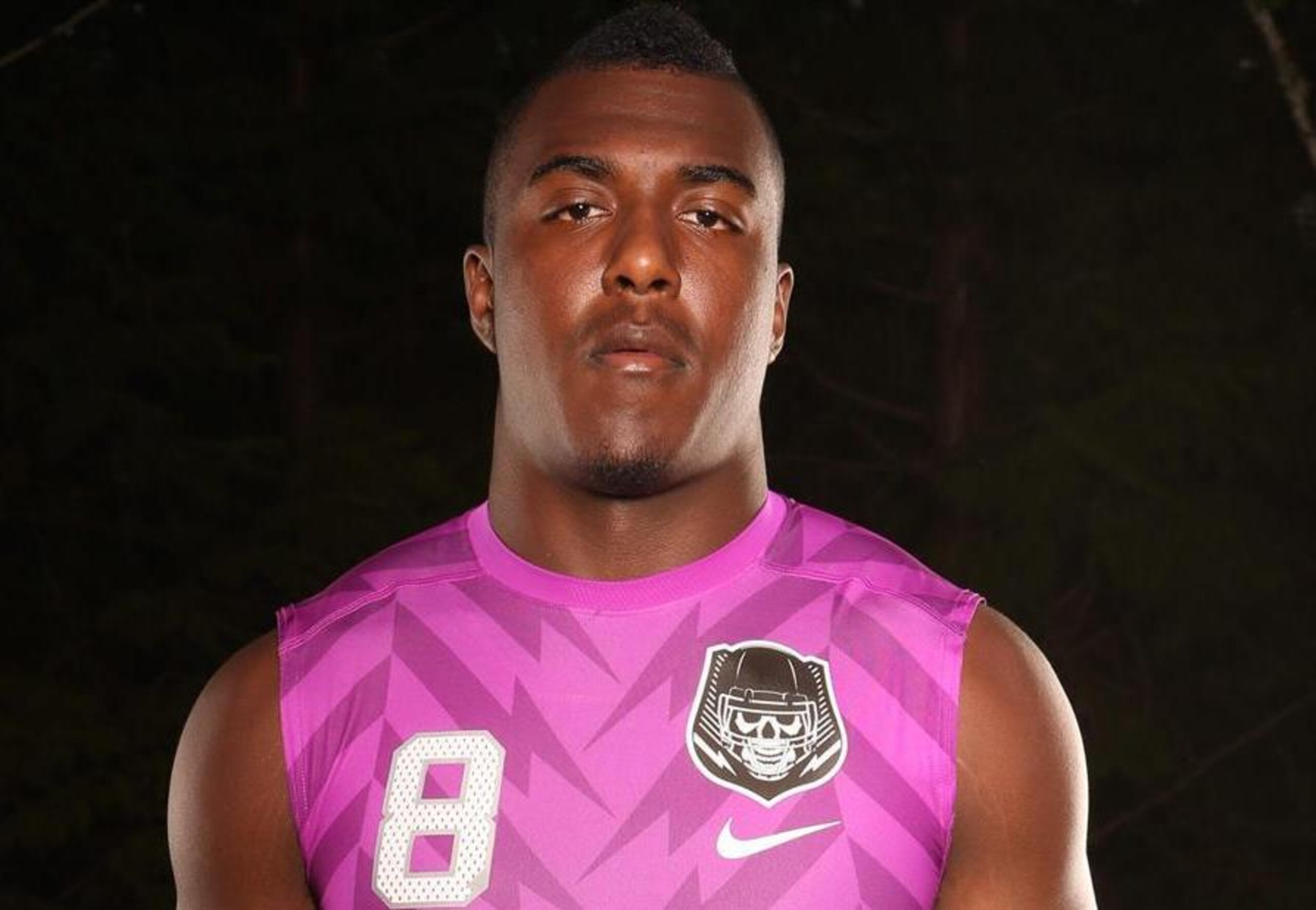 LB Krys Barnes