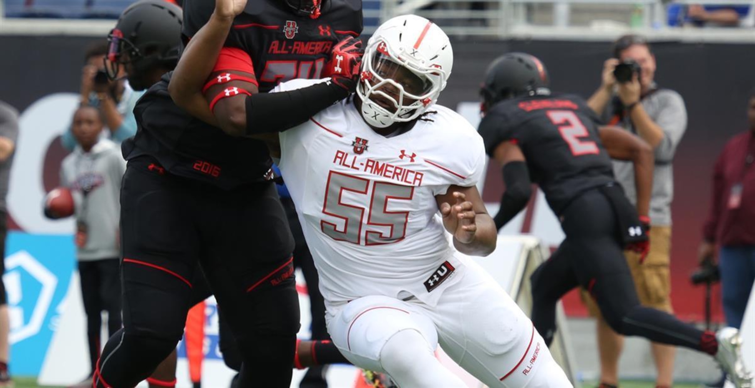 Rashan Gary, the nation's top-ranked player in the 2016 class, was one of the many defensive linemen who had solid games on Saturday.