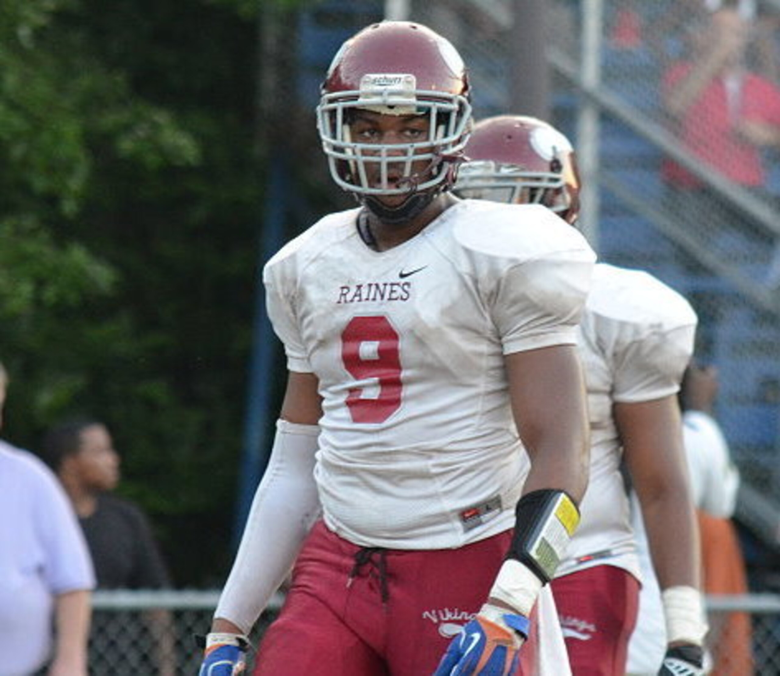 Defensive End JaQuan Bailey